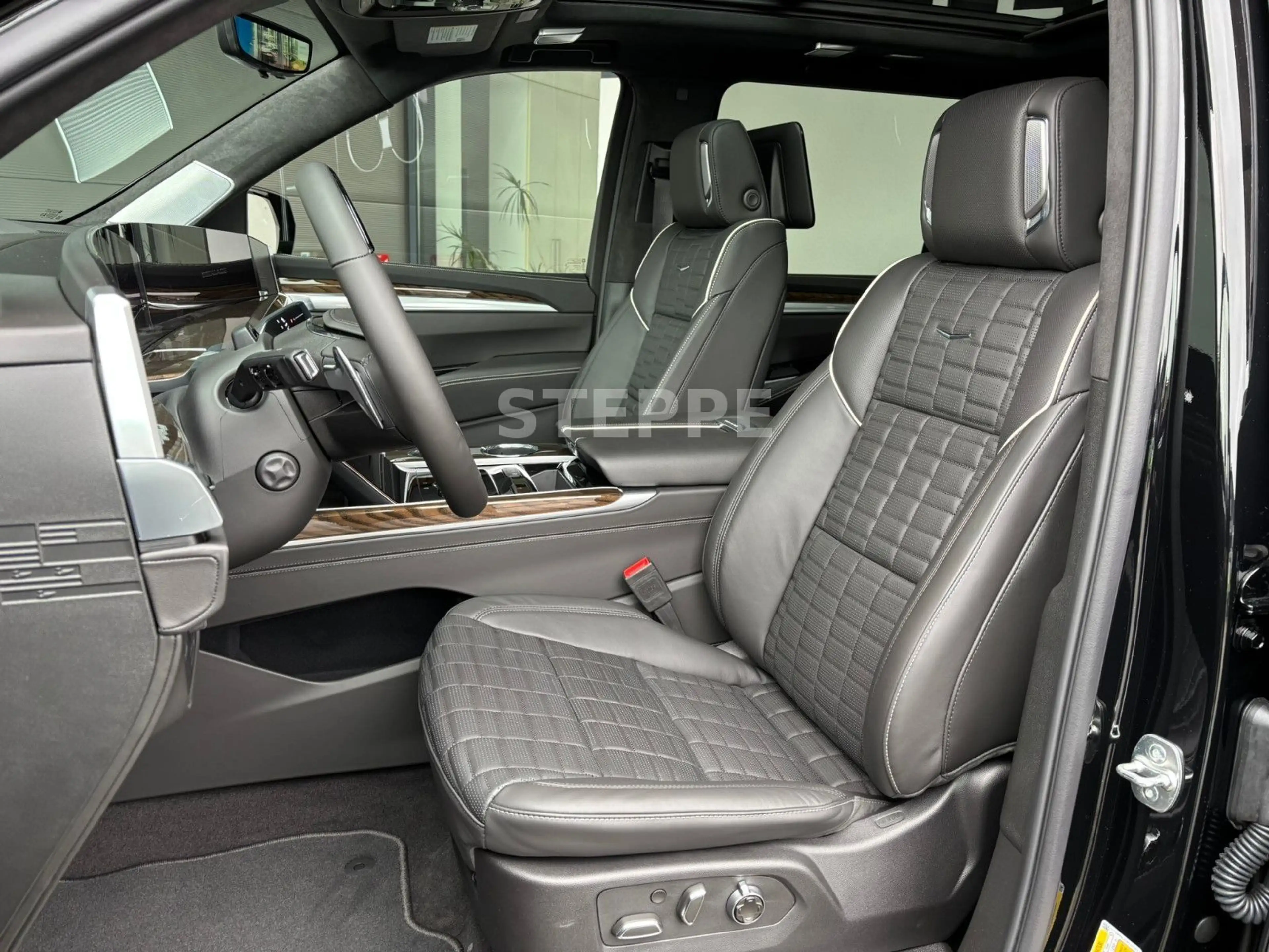 Cadillac Escalade MY26 6.2 V8 ESV Platinum Luxury 24" — photo 8