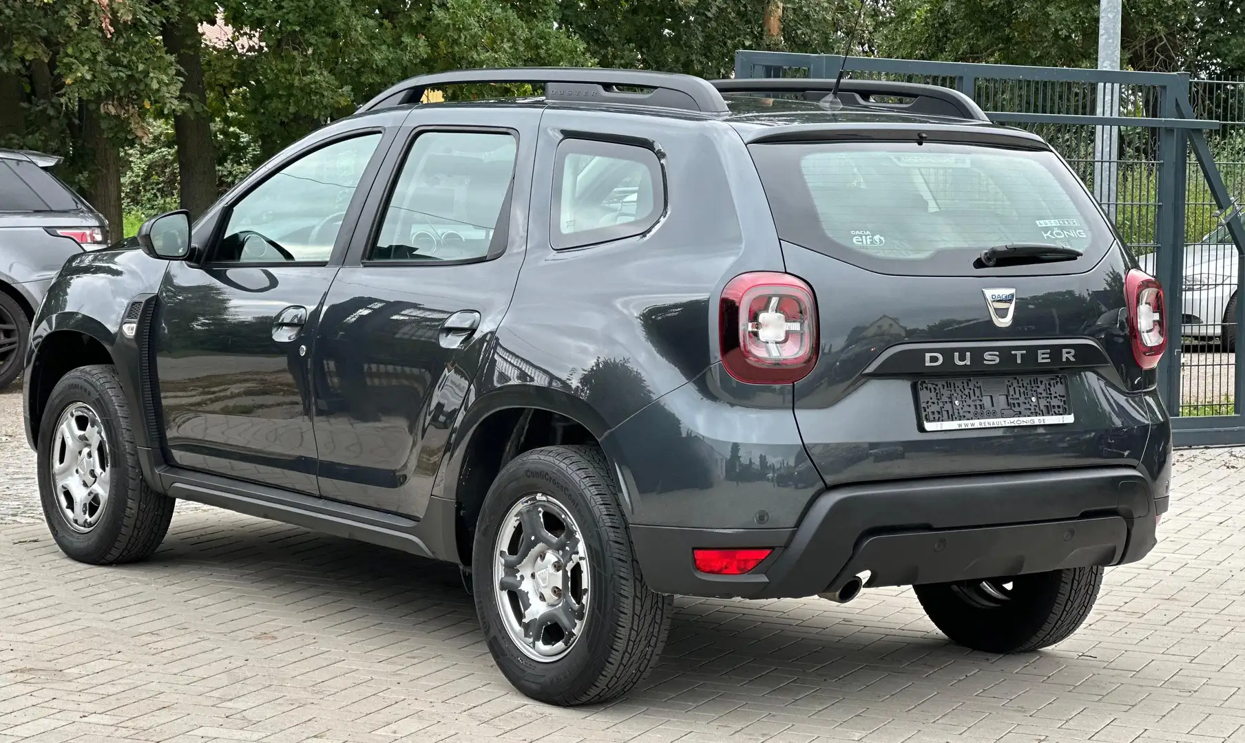 Dacia Duster Comfort 8x bereift Navi*SHZ*Tempomat Grau - 2