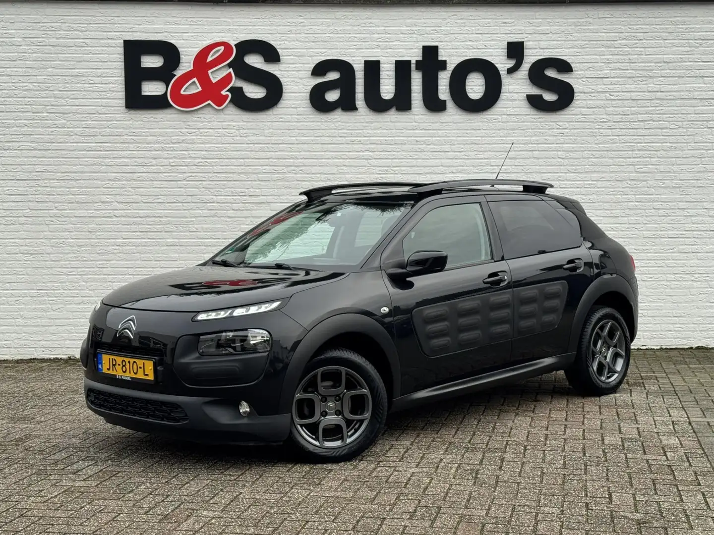Citroen C4 Cactus 1.2 PureTech Shine Climate control Cruise control Zwart - 1
