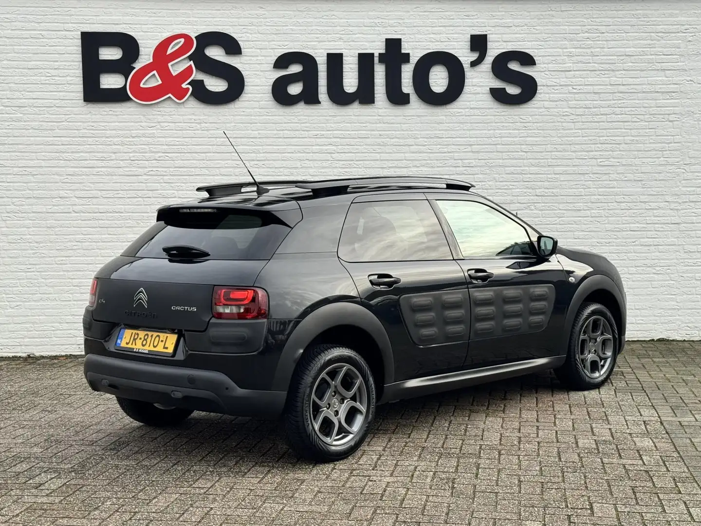 Citroen C4 Cactus 1.2 PureTech Shine Climate control Cruise control Zwart - 2