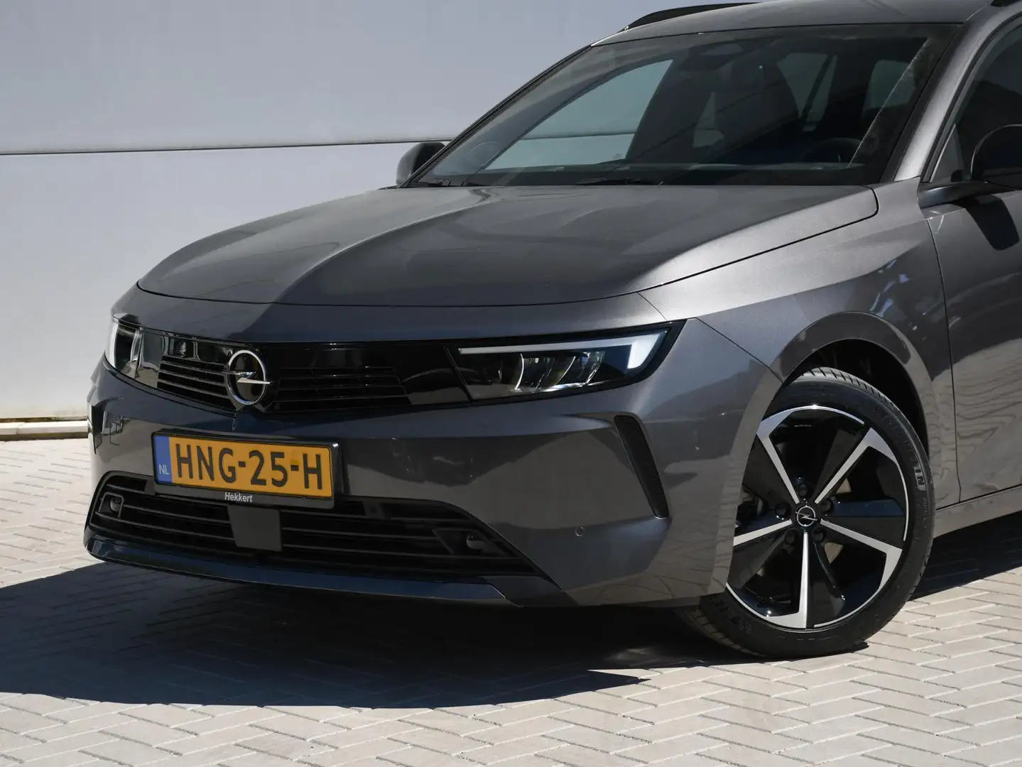 Opel Astra Sports Tourer Business Edition 1.2 Turbo Hybrid 14 Gris - 2