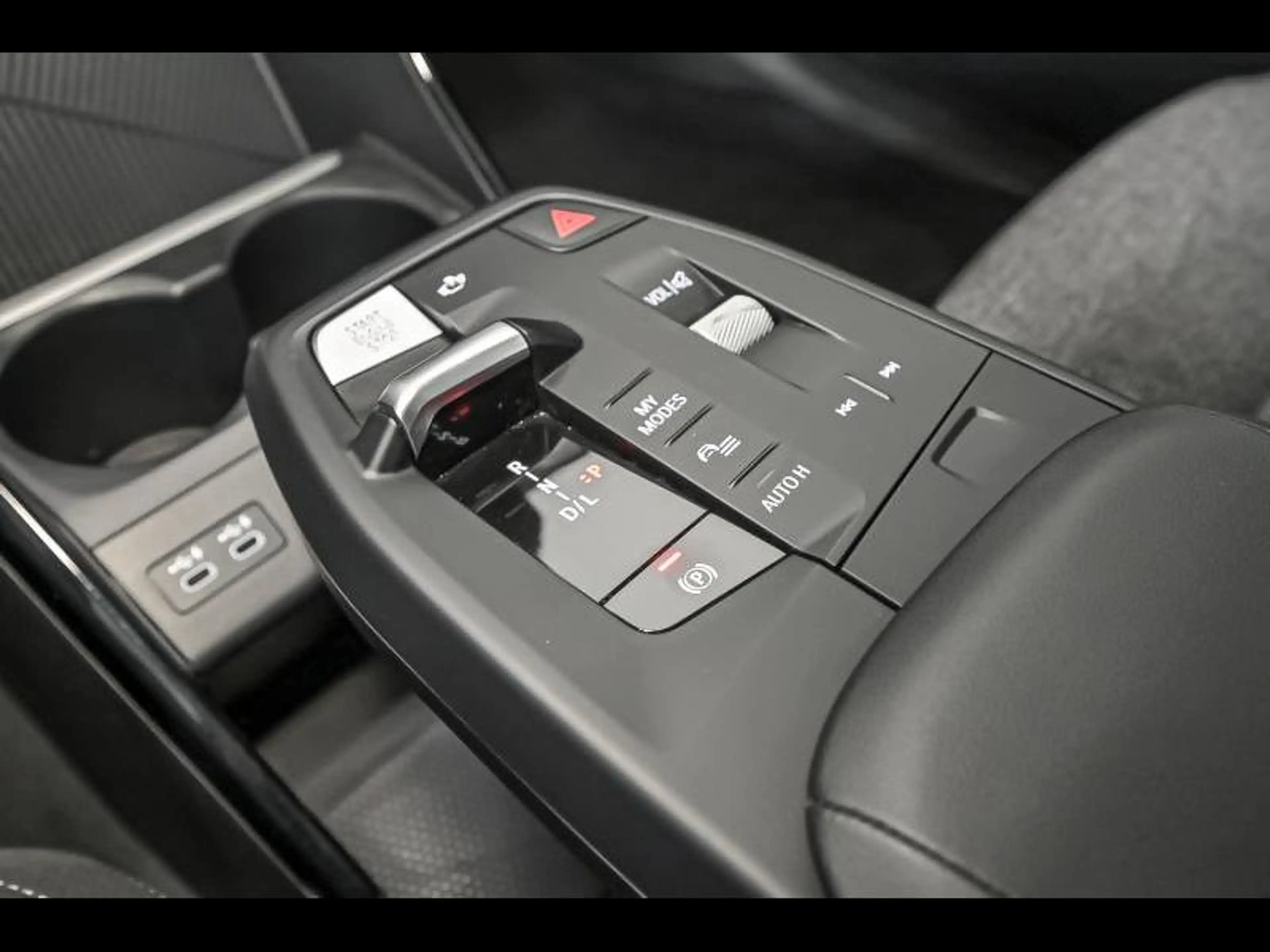 BMW 218 i Active Tourer — photo 11