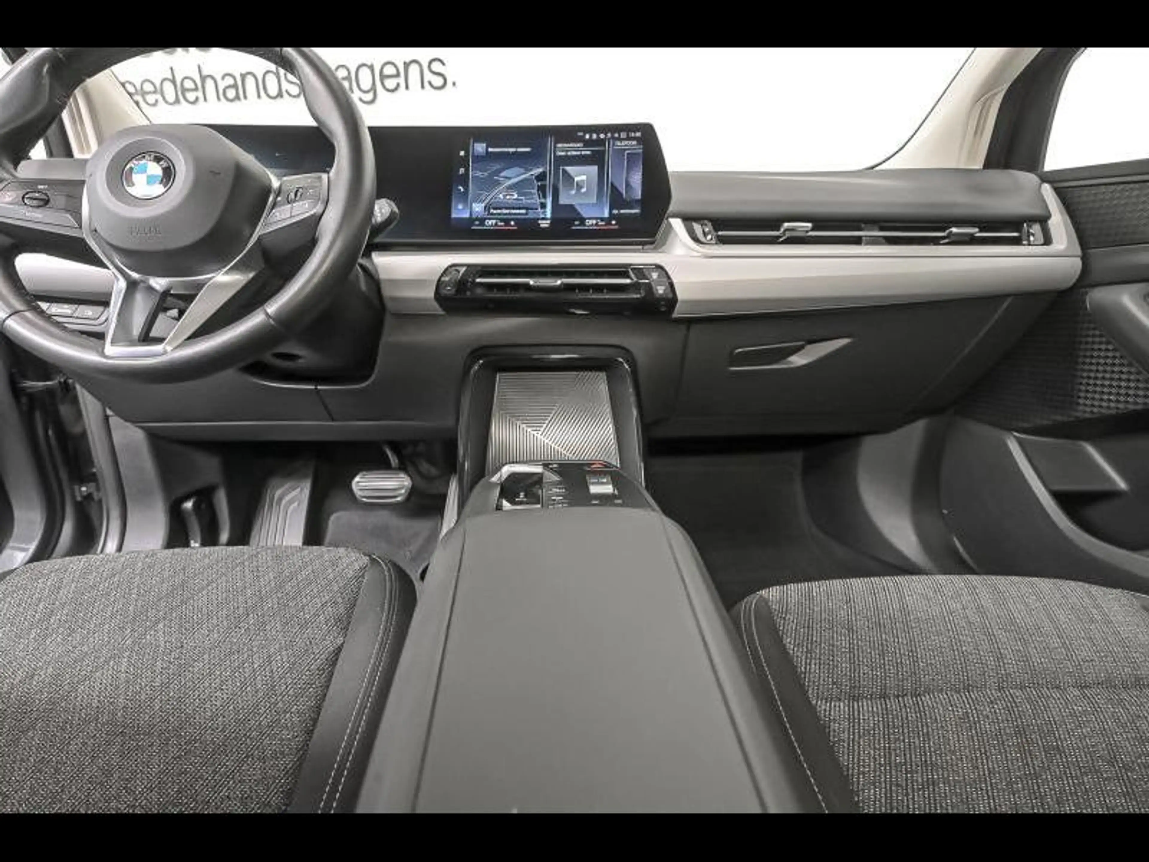BMW 218 i Active Tourer — photo 7