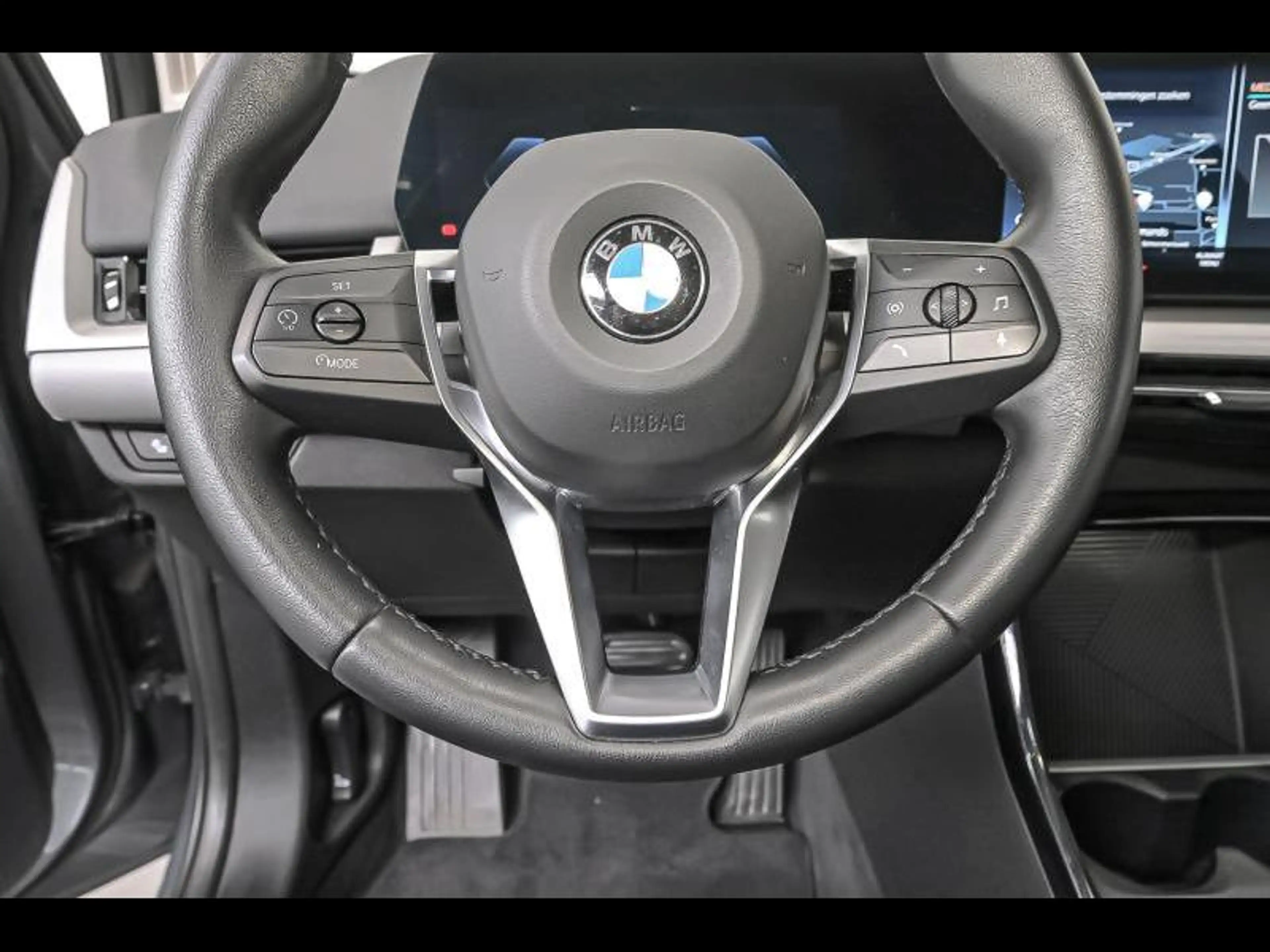 BMW 218 i Active Tourer — photo 9