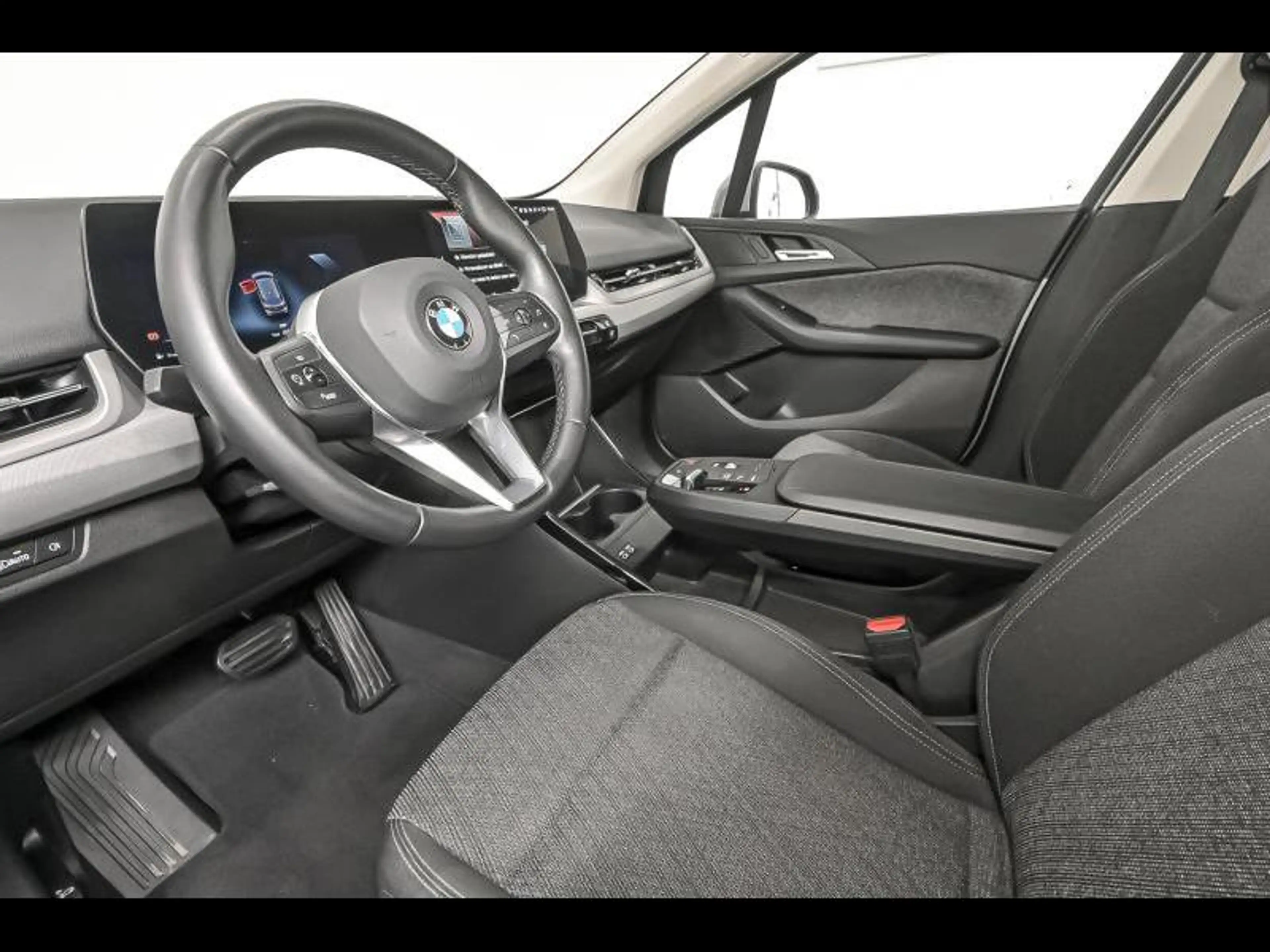 BMW 218 i Active Tourer — photo 6