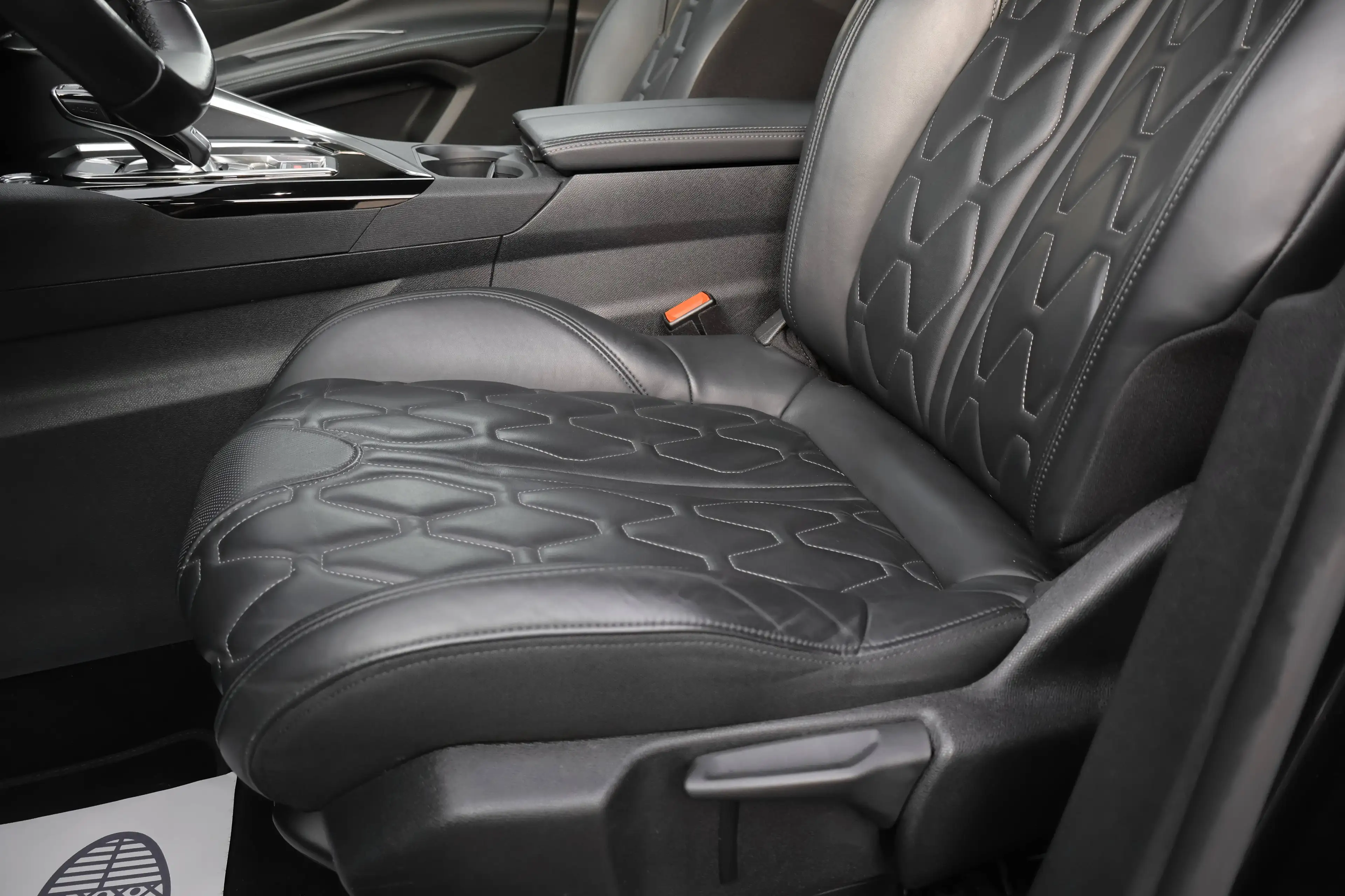 Peugeot 5008 5008 1.2 PureTech Allure 7pl Exclusive leder Veel Optie's Garantie * — photo 8