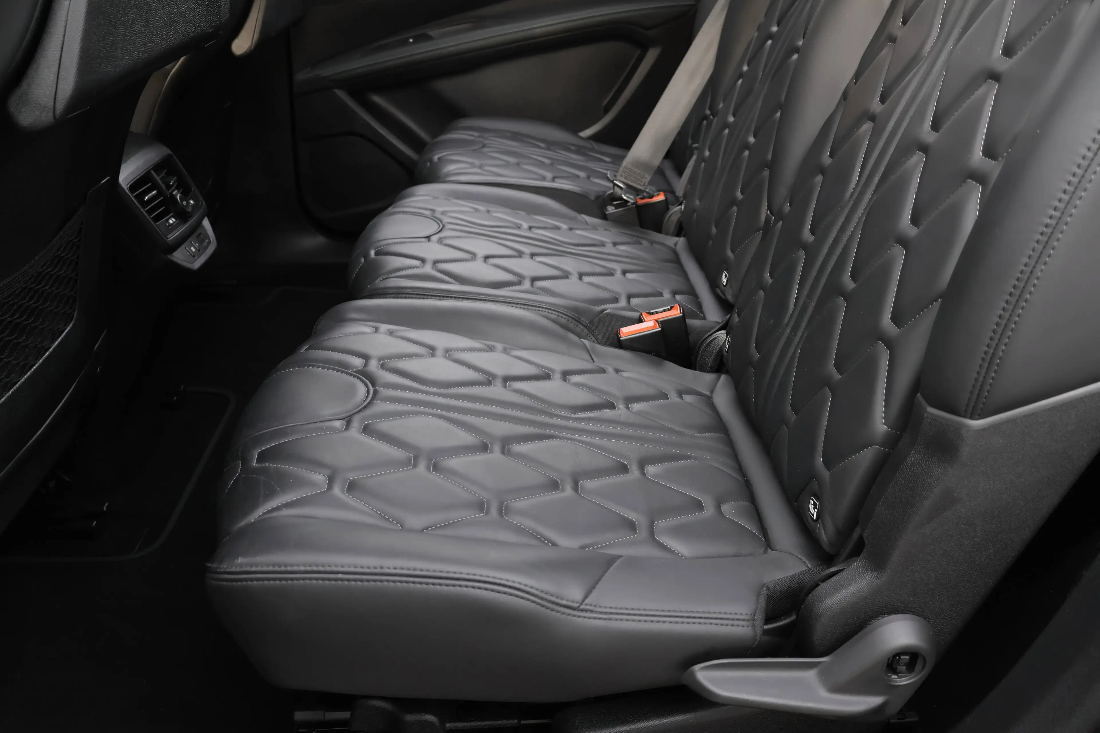 Peugeot 5008 5008 1.2 PureTech Allure 7pl Exclusive leder Veel Optie's Garantie * — photo 9