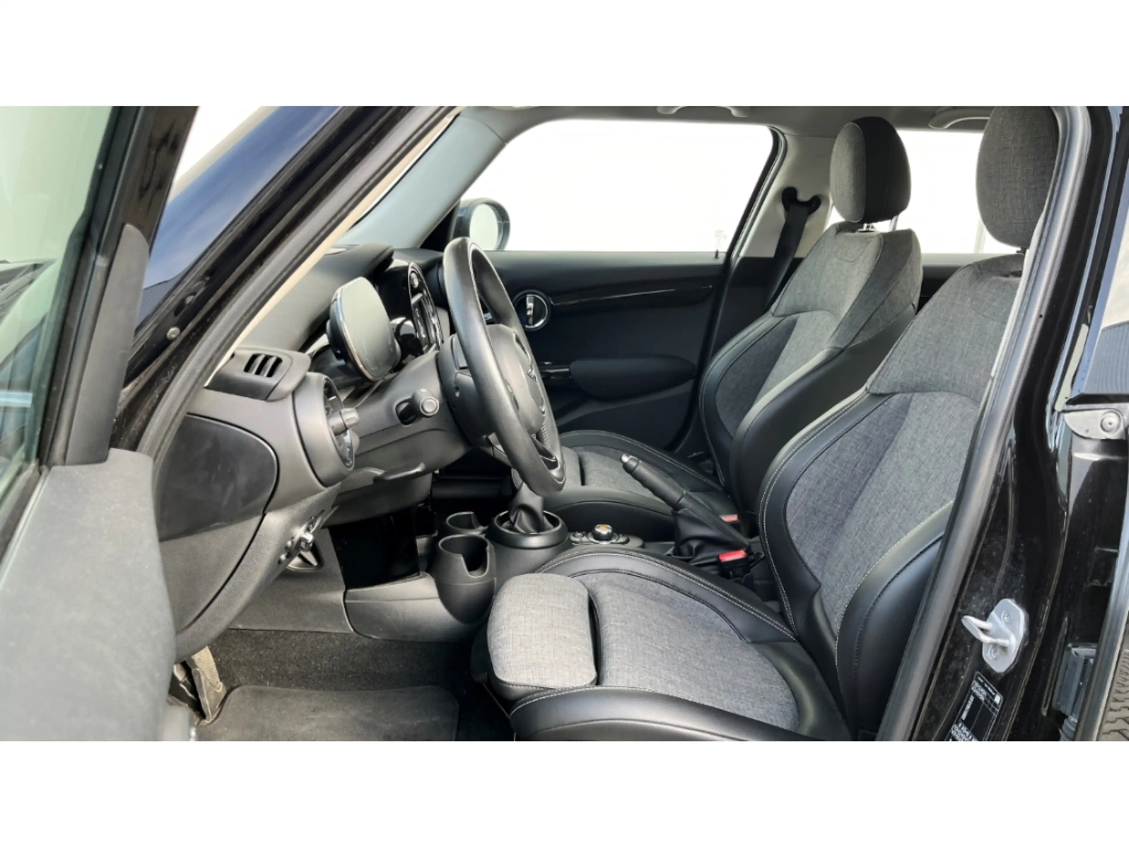 MINI One 5-Türer Navi Digitales Cockpit LED Mehrzonenklima — photo 10