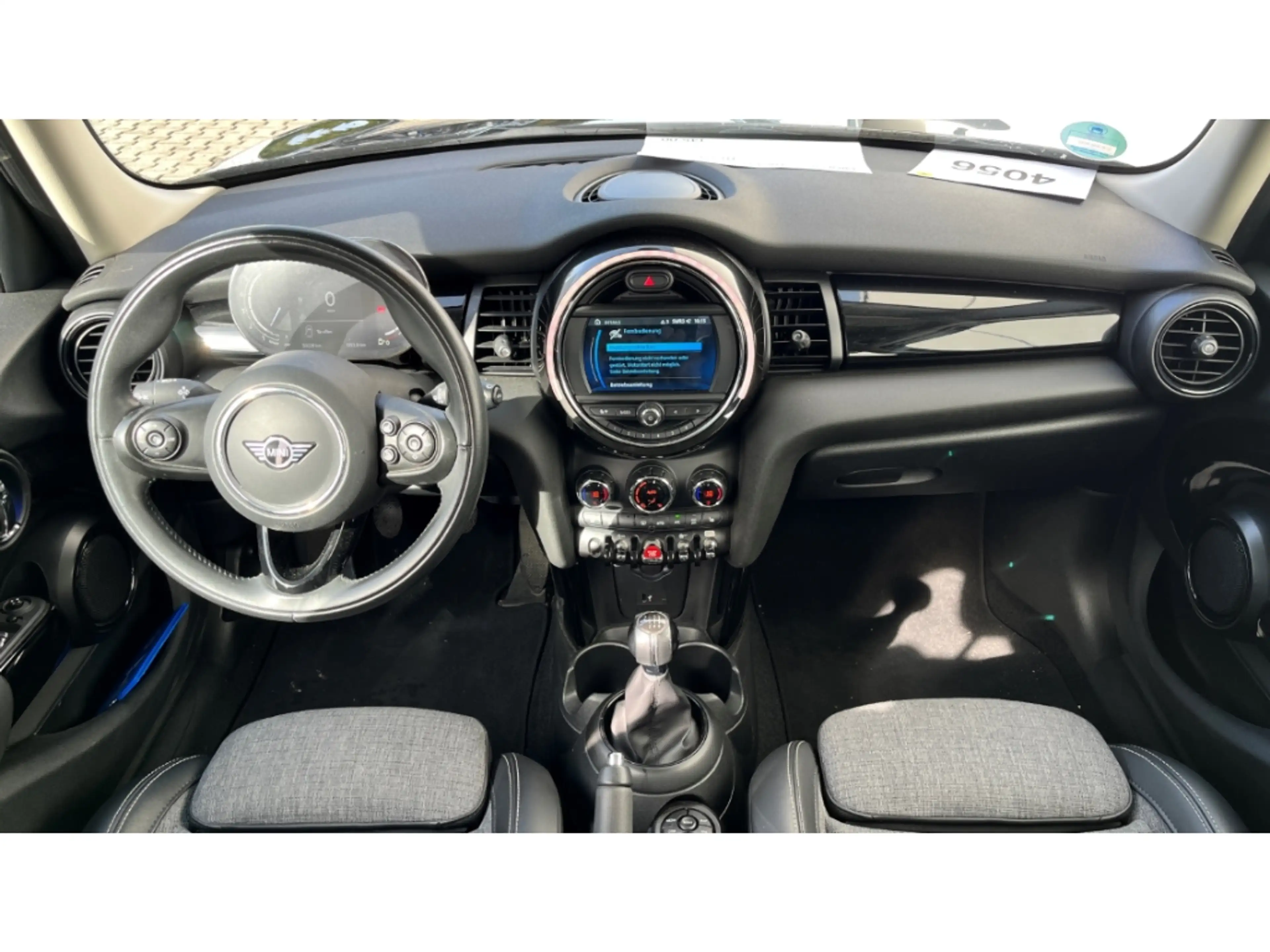 MINI One 5-Türer Navi Digitales Cockpit LED Mehrzonenklima — photo 7