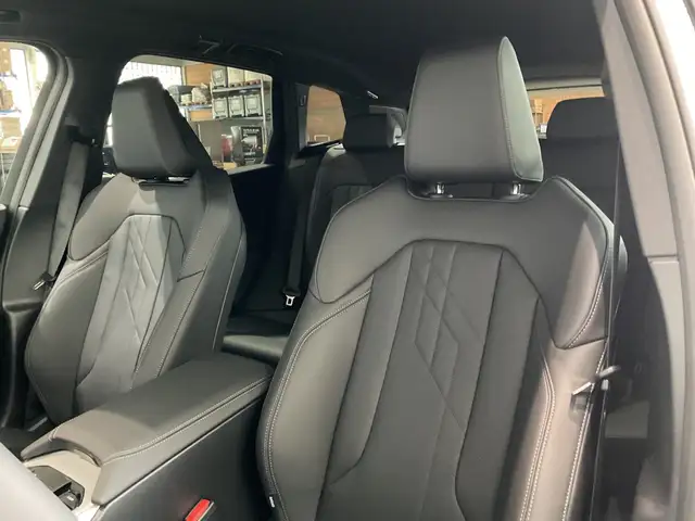 BMW X3 view 8