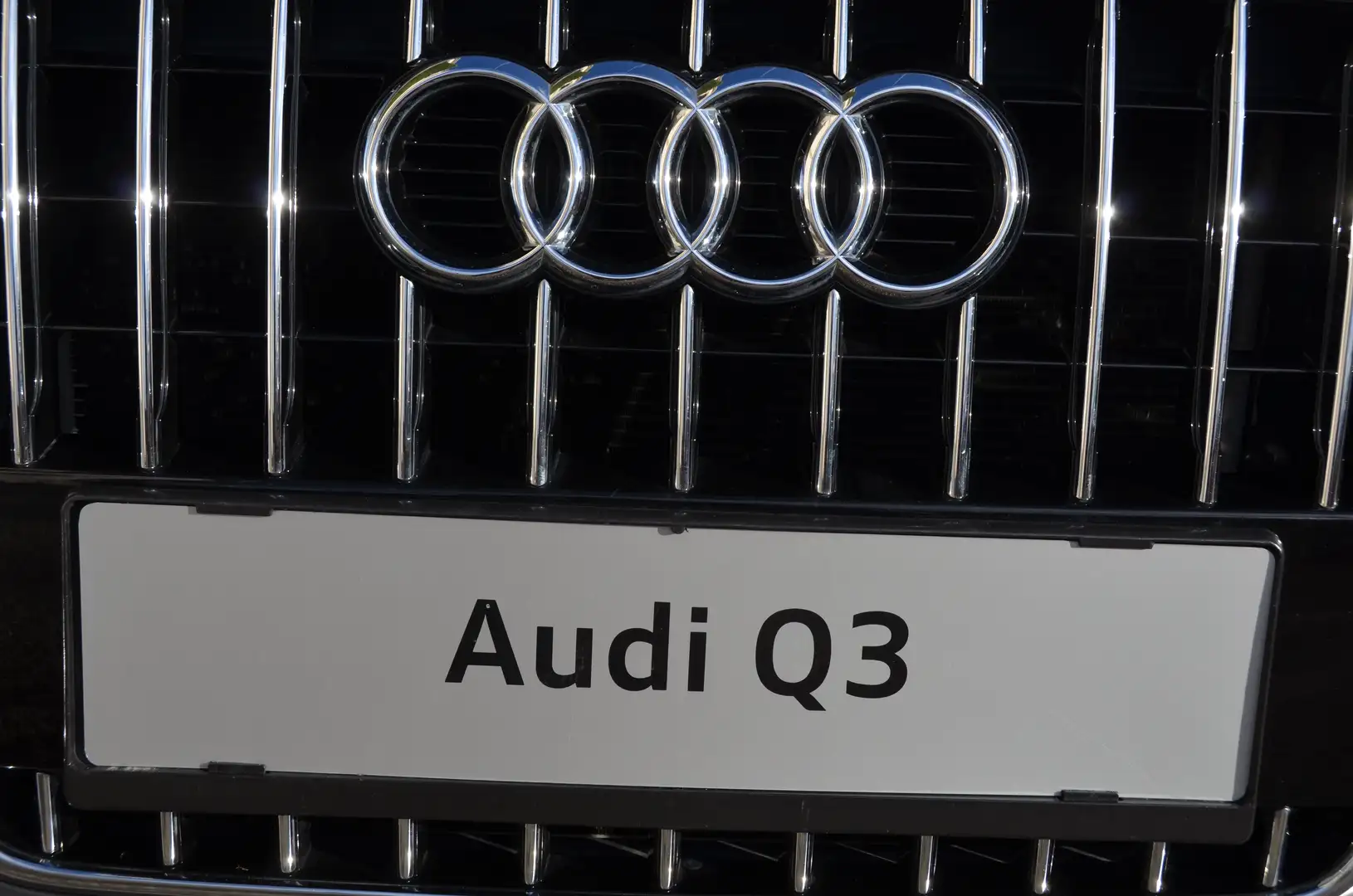 Audi Q3 Q3 2,0 TDI quattro Offroad Daylight S-tronic - 1
