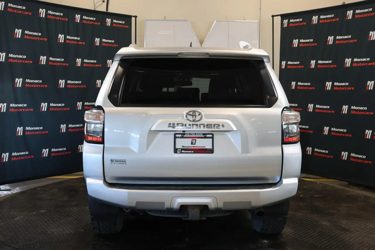 Toyota 4-Runner снимка Toyota 4-Runner