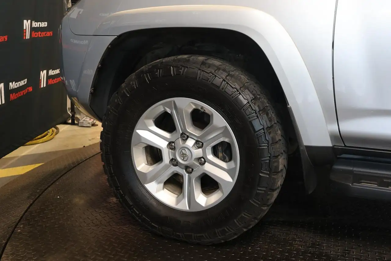Toyota 4-Runner снимка Toyota 4-Runner