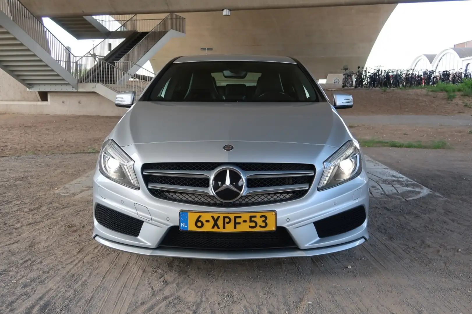 Mercedes-Benz A 180 Ambition Prestige AMG pakket Grijs - 2