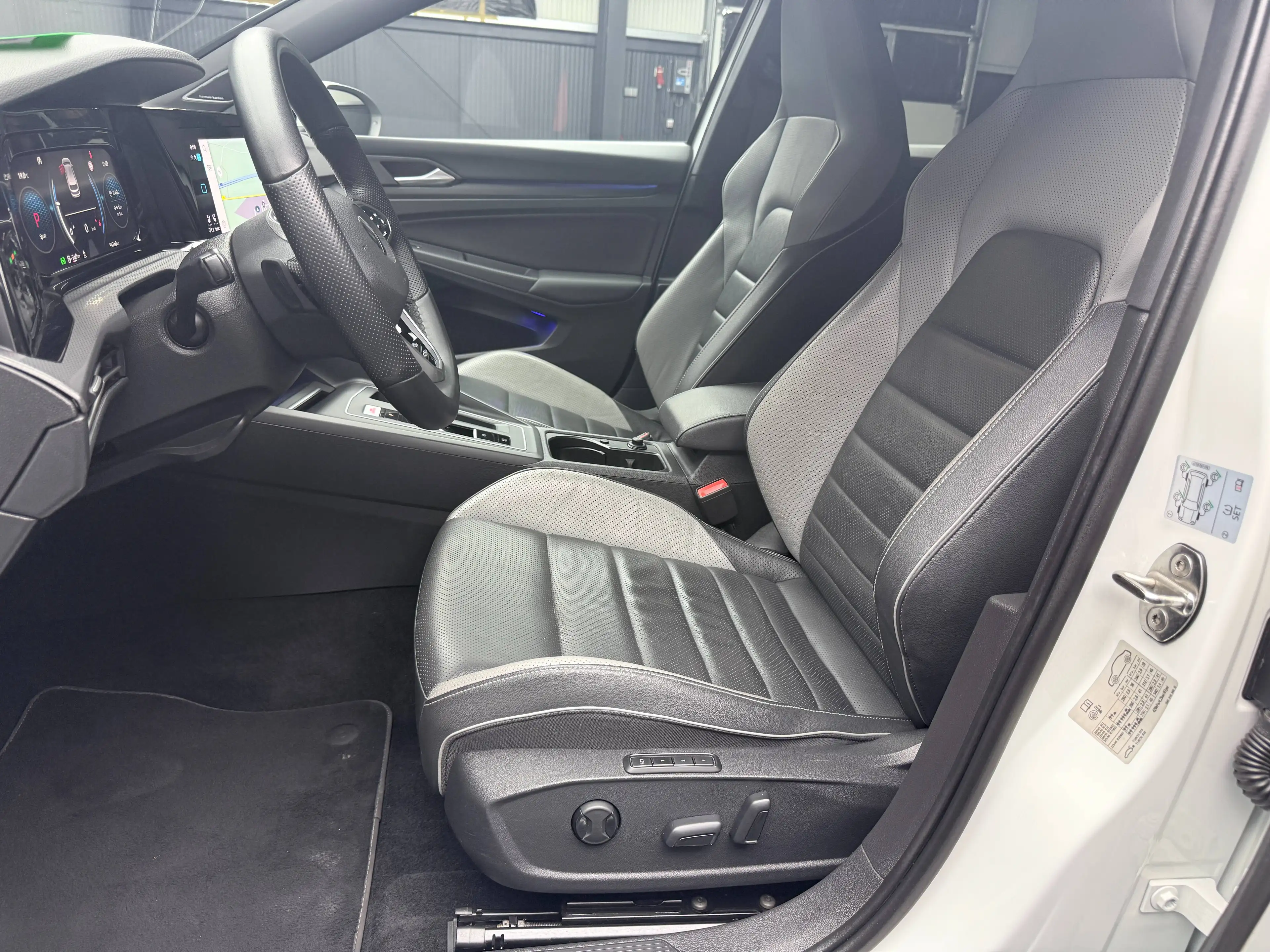 Volkswagen Golf GTD VIII *19Zoll*LEDER*SitzKlima*H&K*DCC*Standhzg*HuD* — photo 34