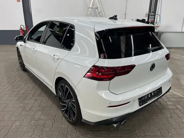 Volkswagen Golf view 3