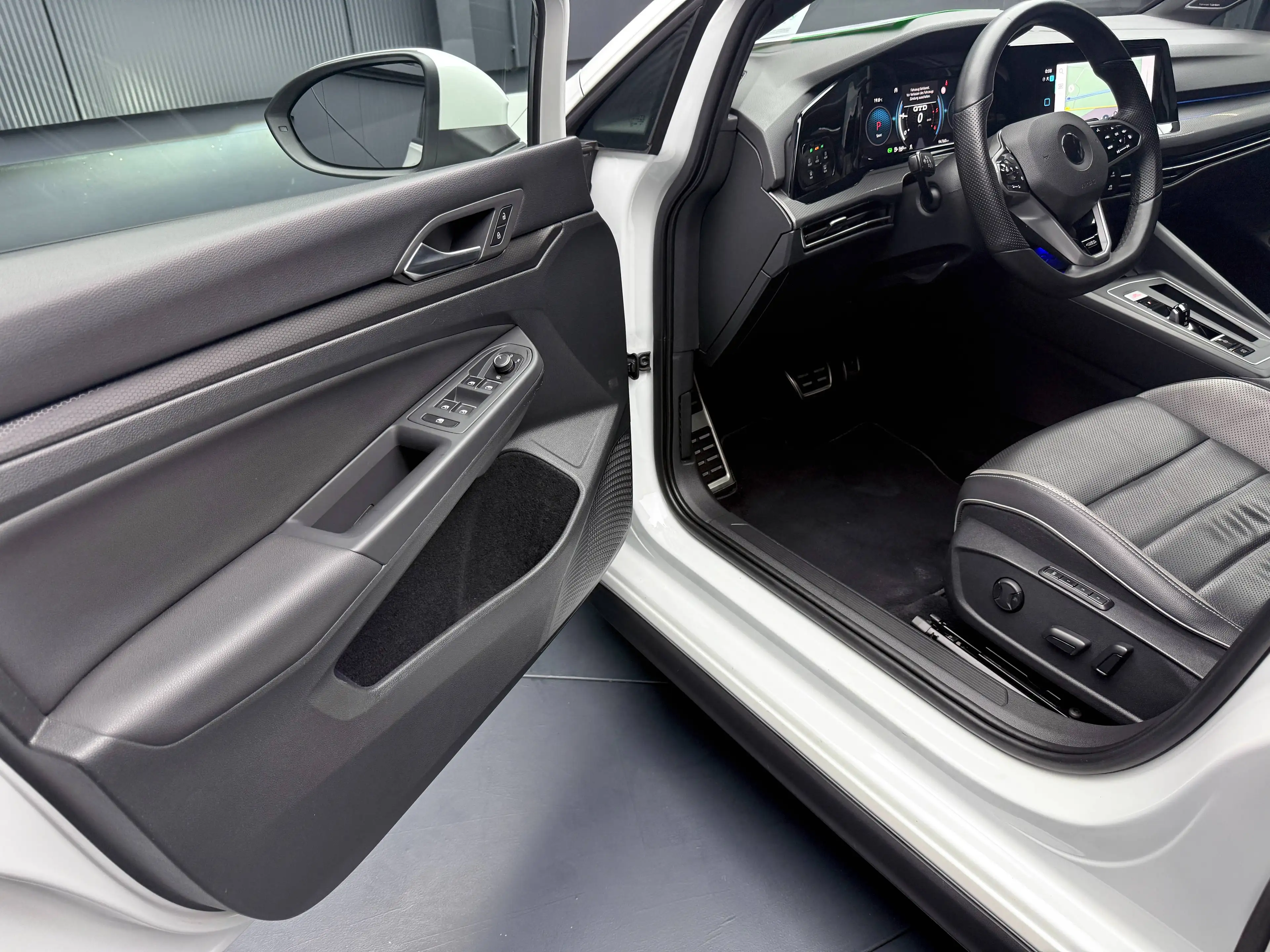 Volkswagen Golf GTD VIII *19Zoll*LEDER*SitzKlima*H&K*DCC*Standhzg*HuD* — photo 29