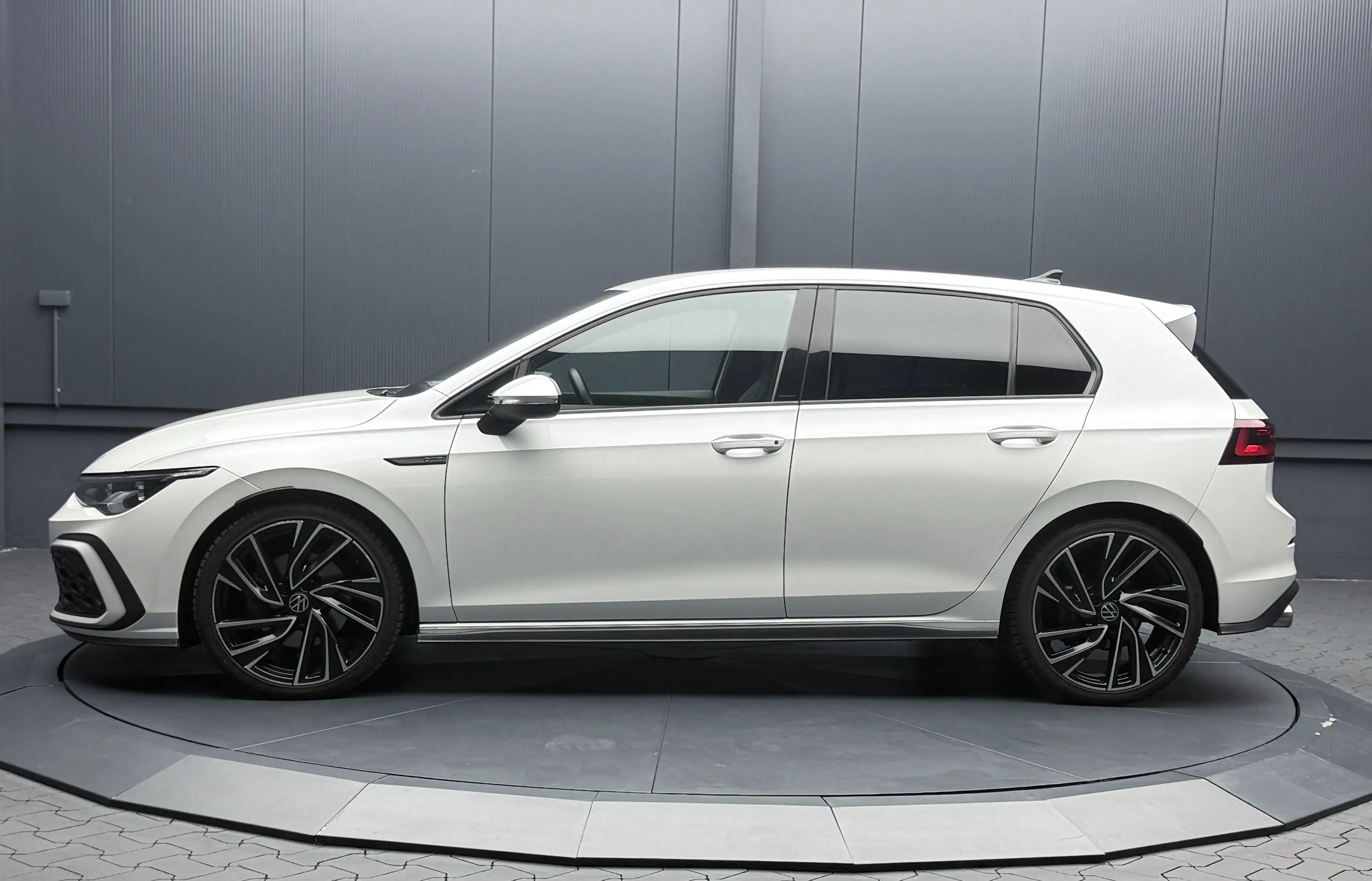 Volkswagen Golf GTD VIII *19Zoll*LEDER*SitzKlima*H&K*DCC*Standhzg*HuD* — photo 3