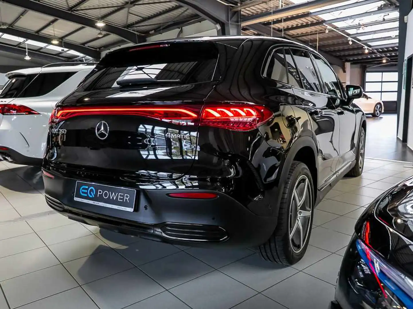 Mercedes-Benz EQE SUV 4M AMG PANO AIRMATIC HYPERSCREEN TV Noir - 2