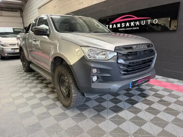 Isuzu D-Max Space Cab 4WD 4x4 L 1.9 164 cv - TVA Recuperable CarPlay Attelage Rideau