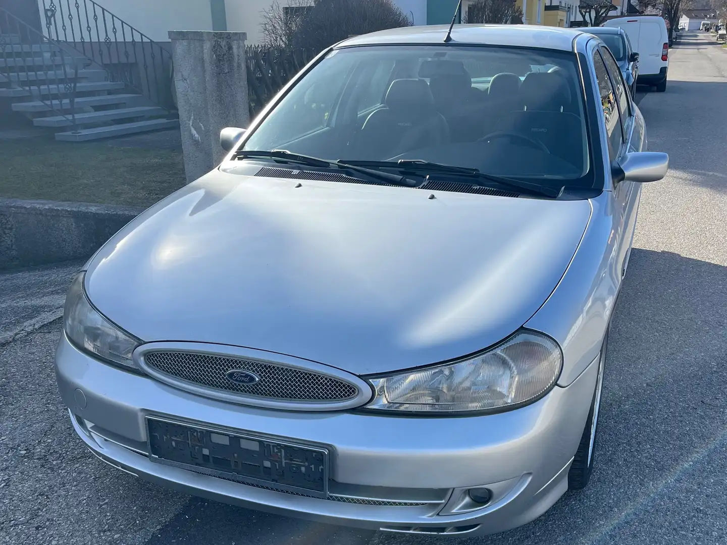 Ford Mondeo ST200 Plateado - 1