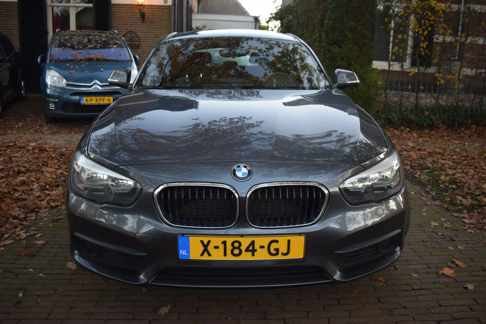 BMW 116 1-serie 116i Essential Grijs - 2