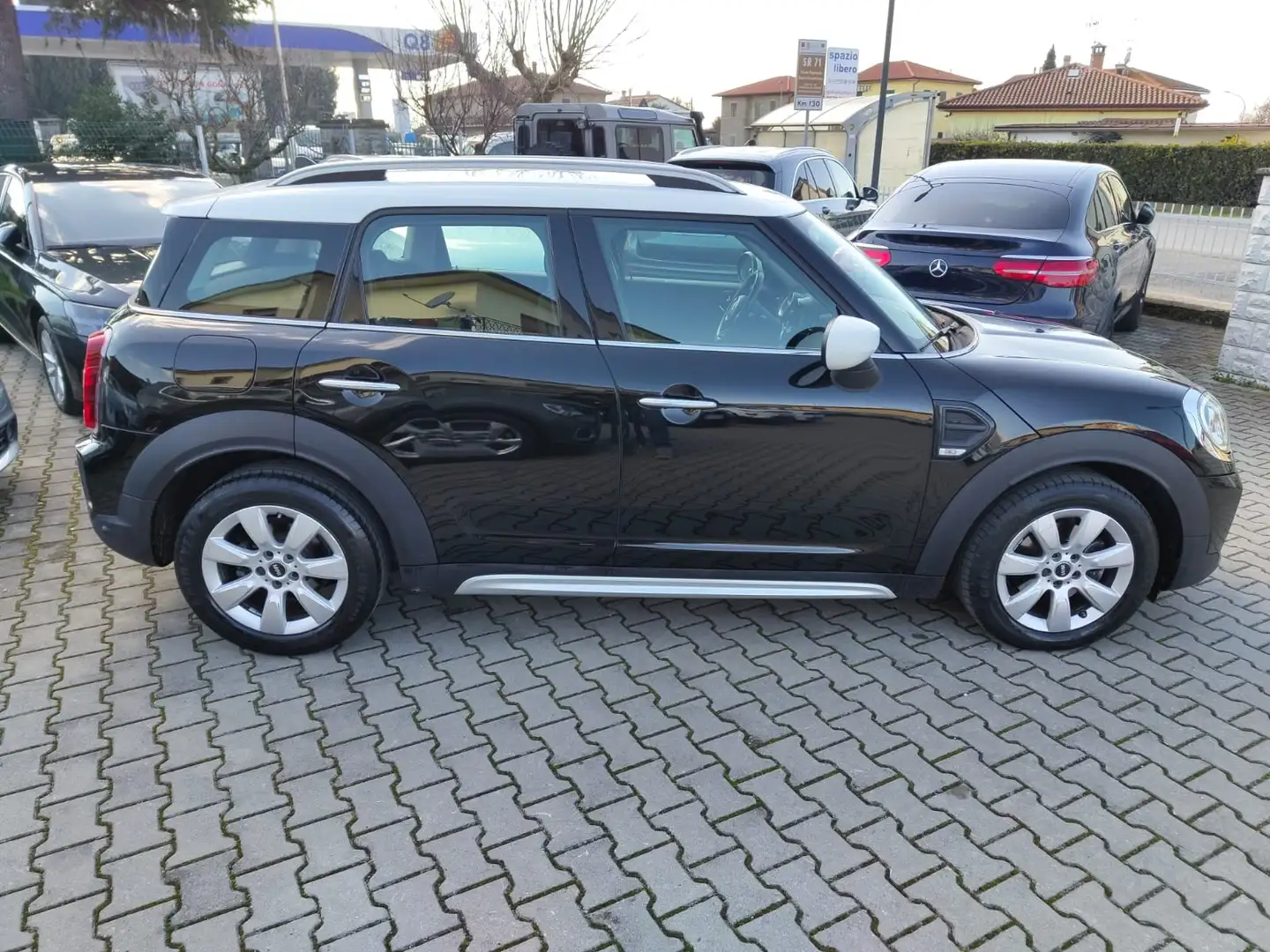 MINI Cooper D Countryman 2.0D Business auto LED NAVI 8,8" Nero - 2