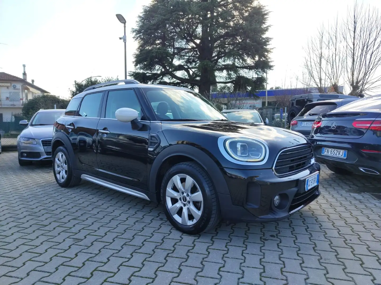 MINI Cooper D Countryman 2.0D Business auto LED NAVI 8,8" Nero - 1