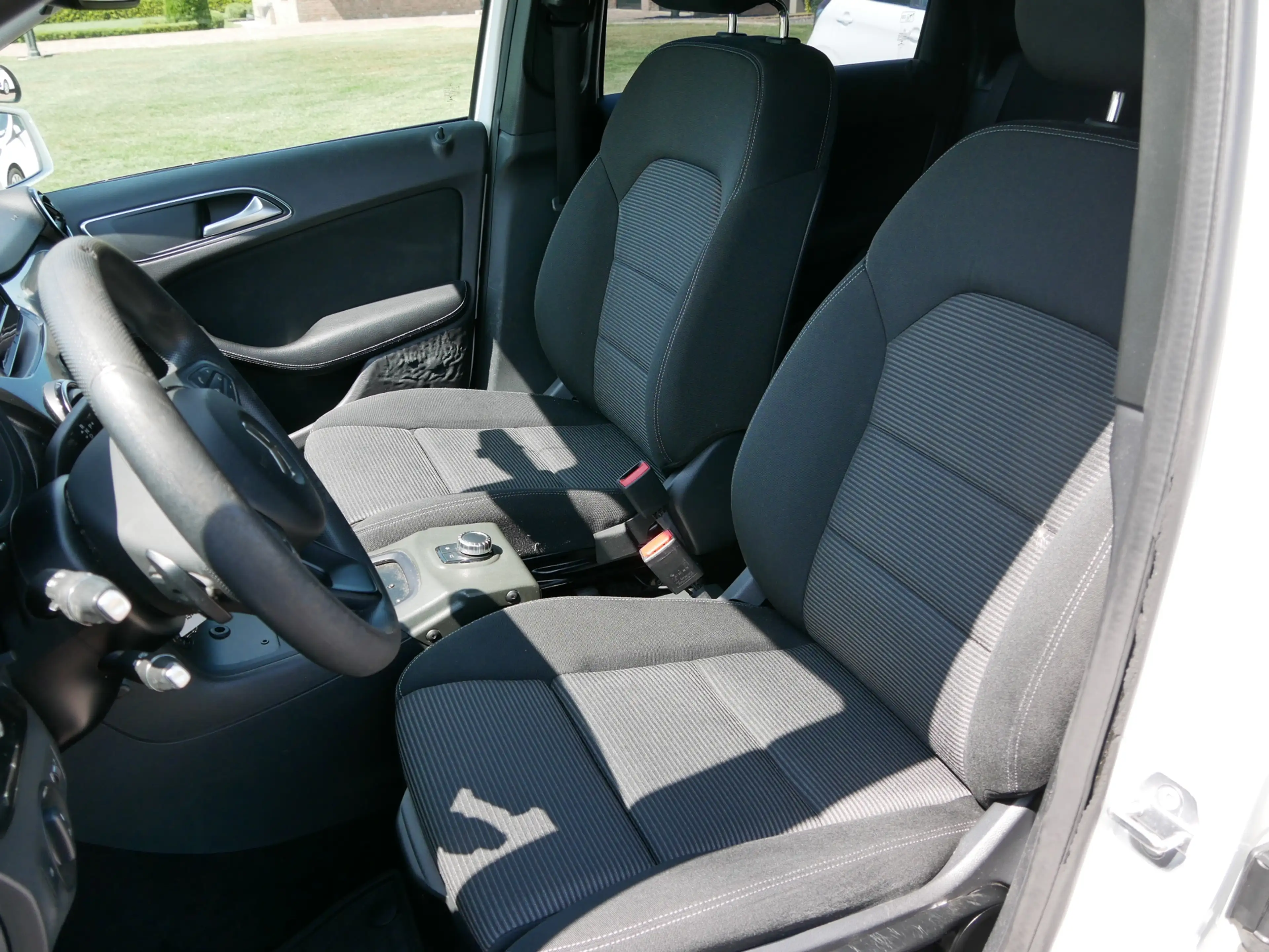 Mercedes-Benz B 220 d Ambition AUT 2020 — photo 10