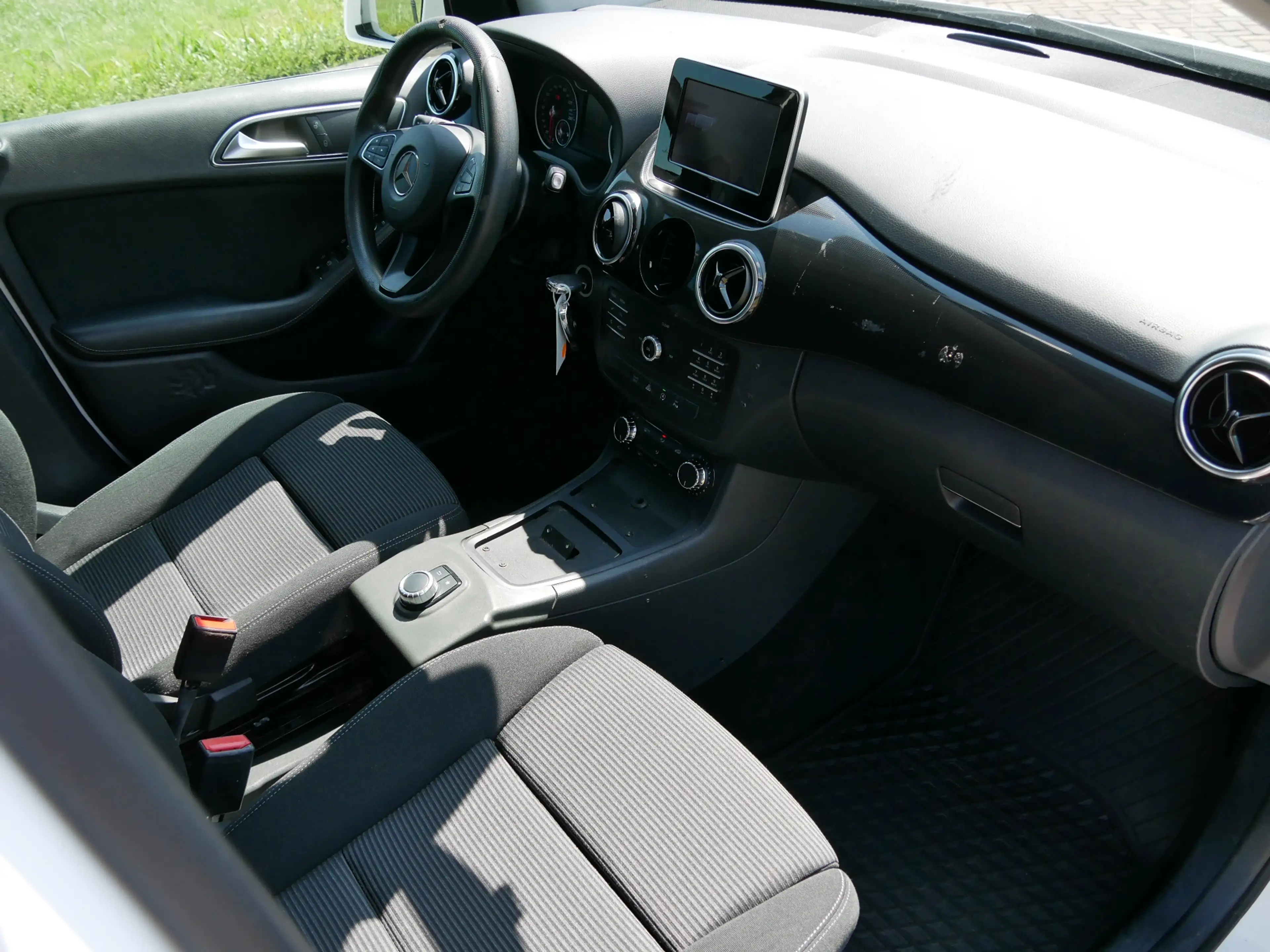 Mercedes-Benz B 220 d Ambition AUT 2020 — photo 11
