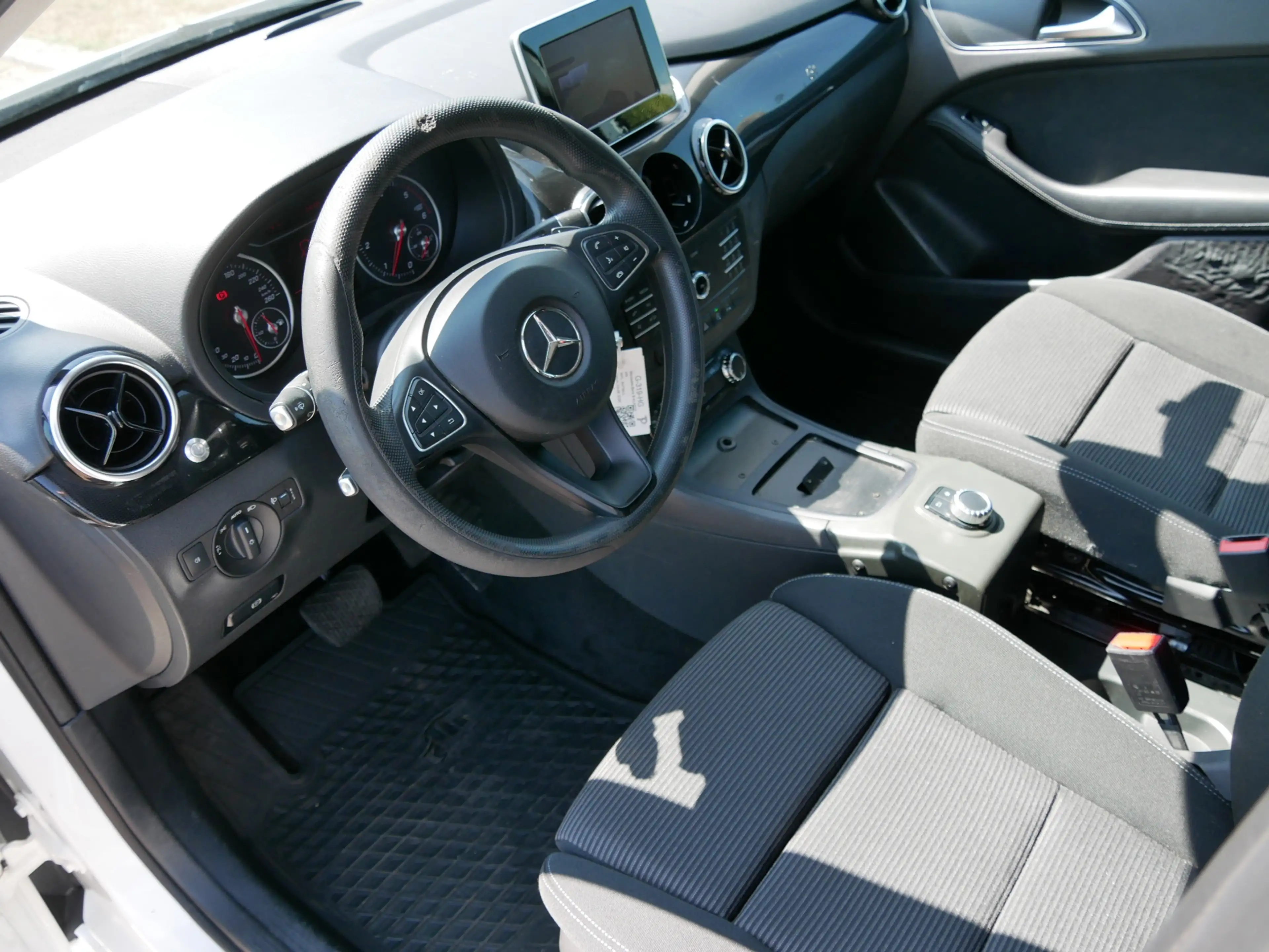 Mercedes-Benz B 220 d Ambition AUT 2020 — photo 9