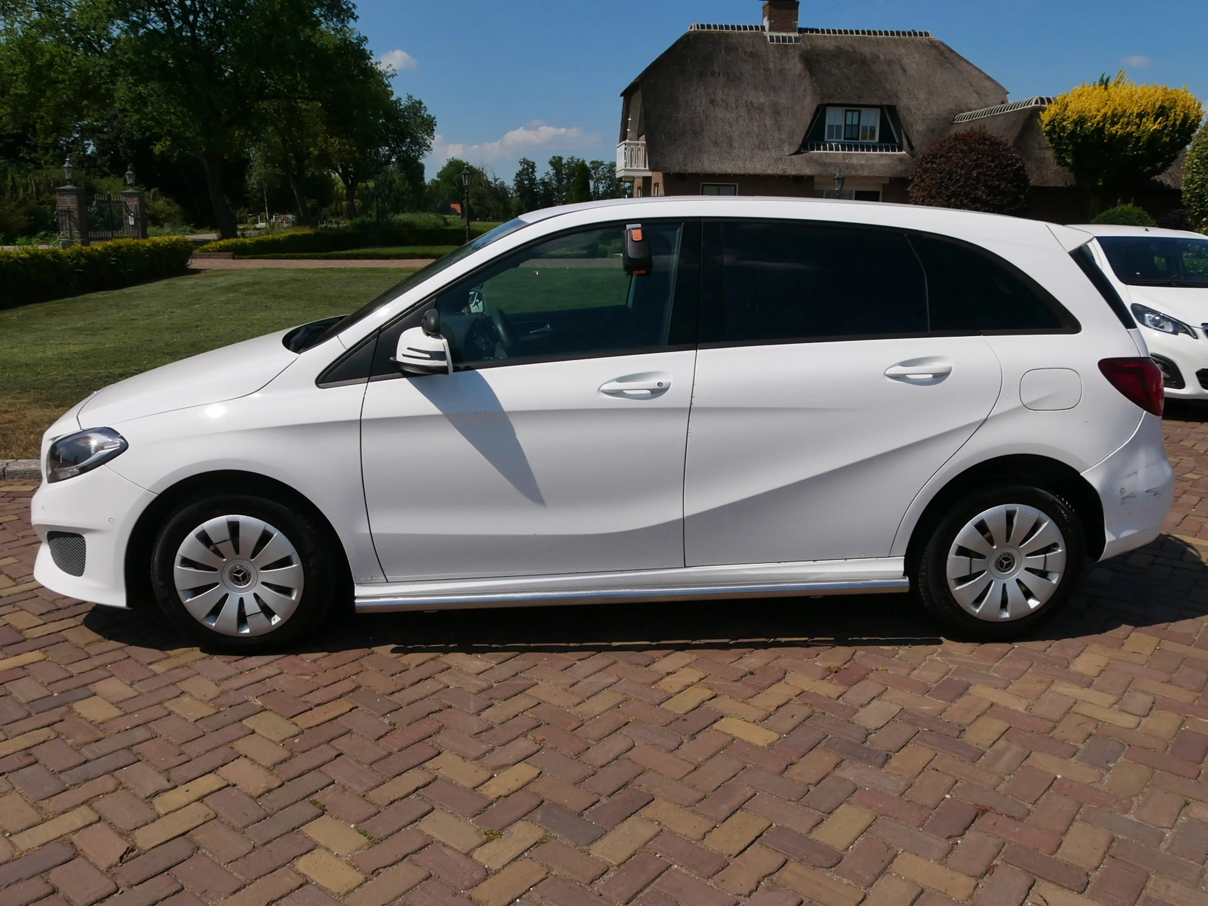 Mercedes-Benz B 220 d Ambition AUT 2020 — photo 5