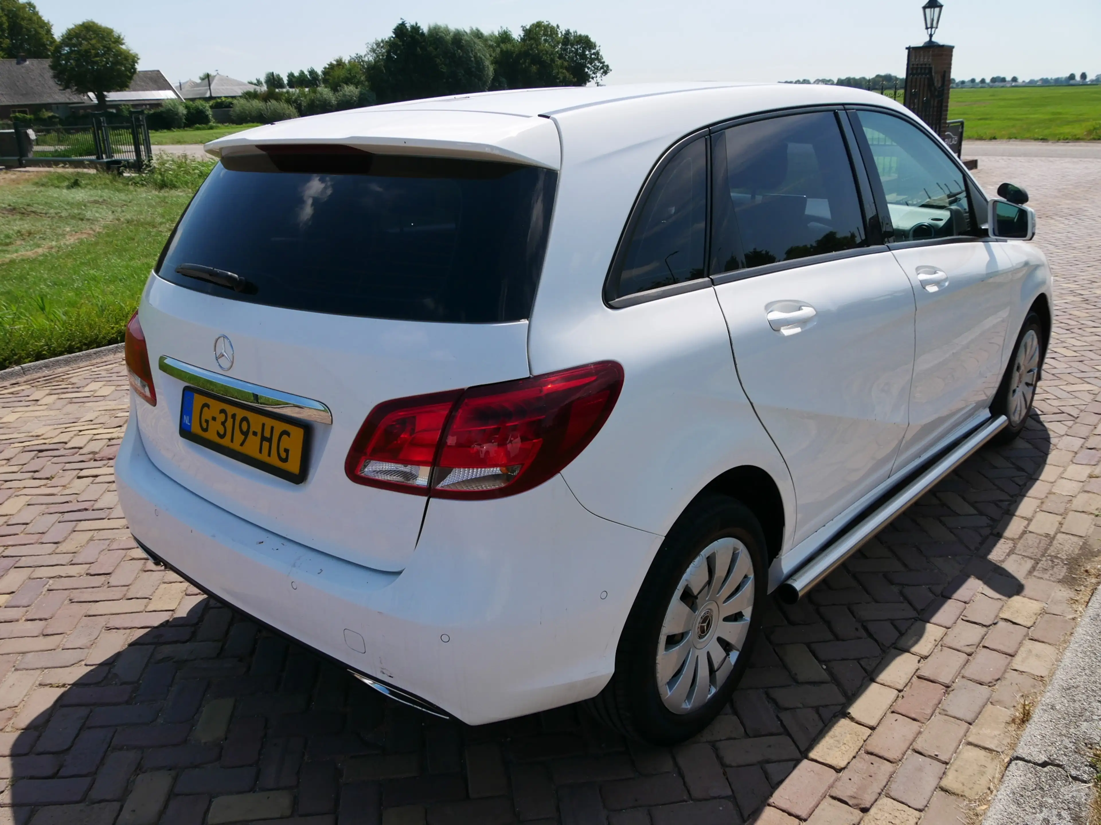 Mercedes-Benz B 220 d Ambition AUT 2020 — photo 7