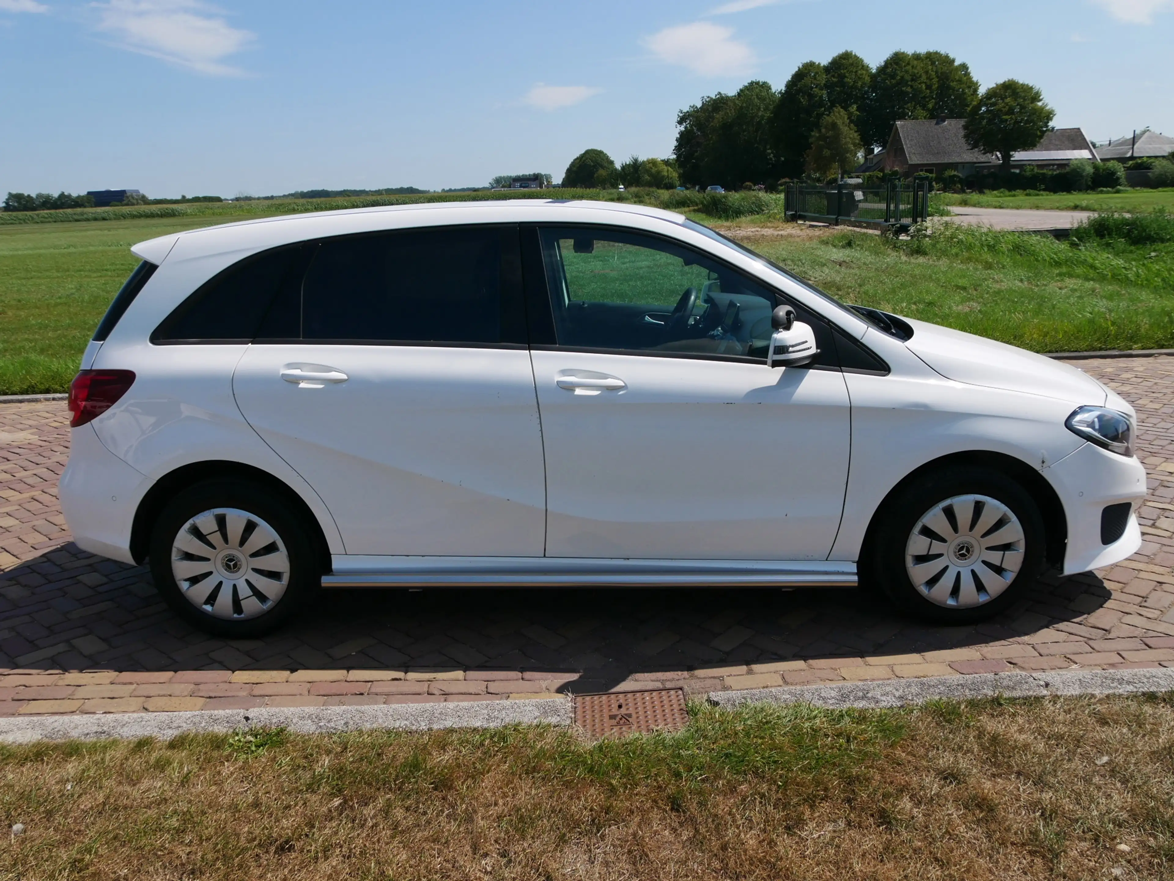 Mercedes-Benz B 220 d Ambition AUT 2020 — photo 8