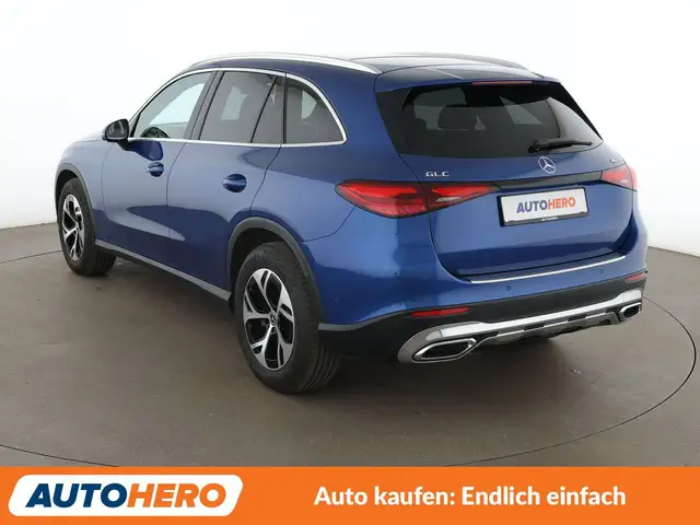 Mercedes-Benz GLC view 4