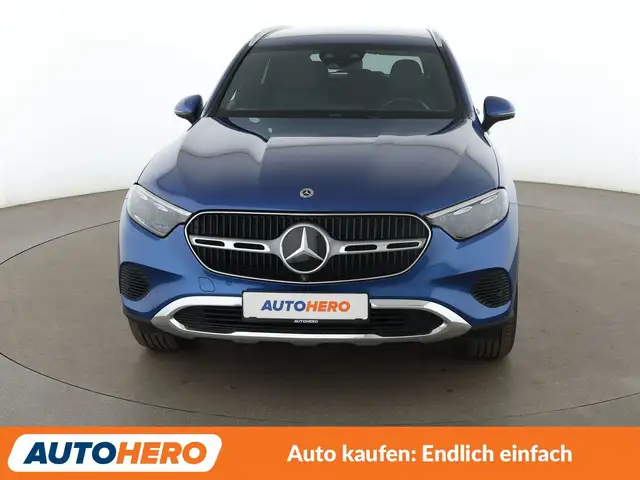 Mercedes-Benz GLC view 9
