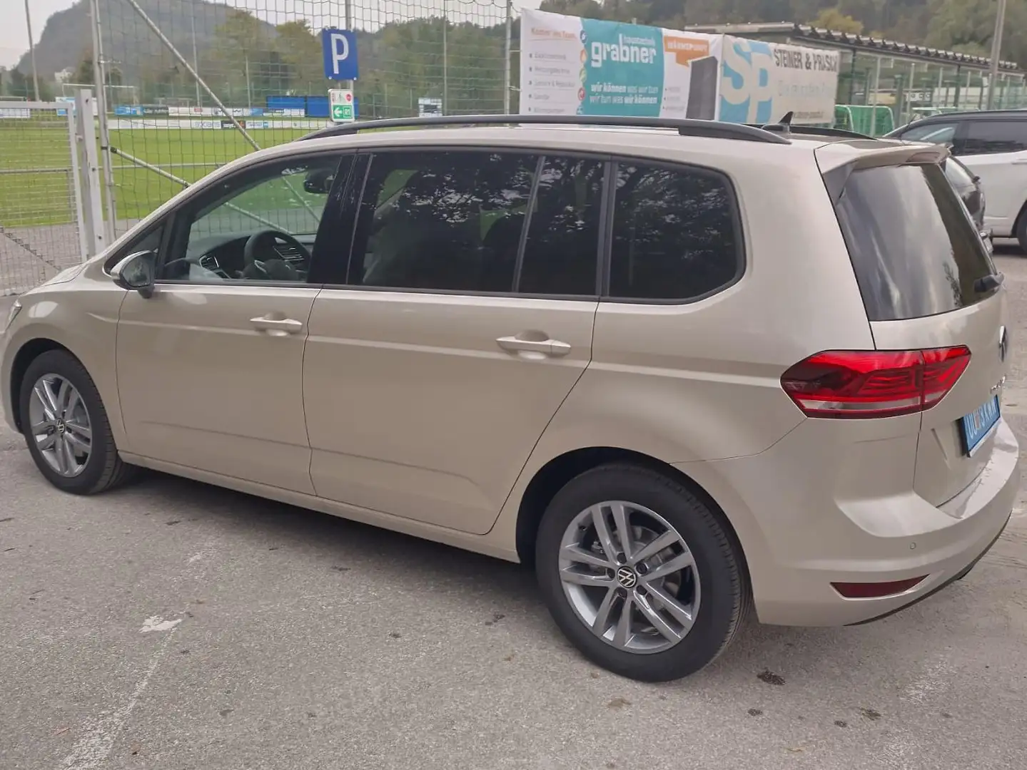 Volkswagen Touran VW Touran 1.5 TSI DSG 150PS – IQ-LED – Travel Assist – AHK – EZ 11/2024 – 18.000 km Bronze - 2