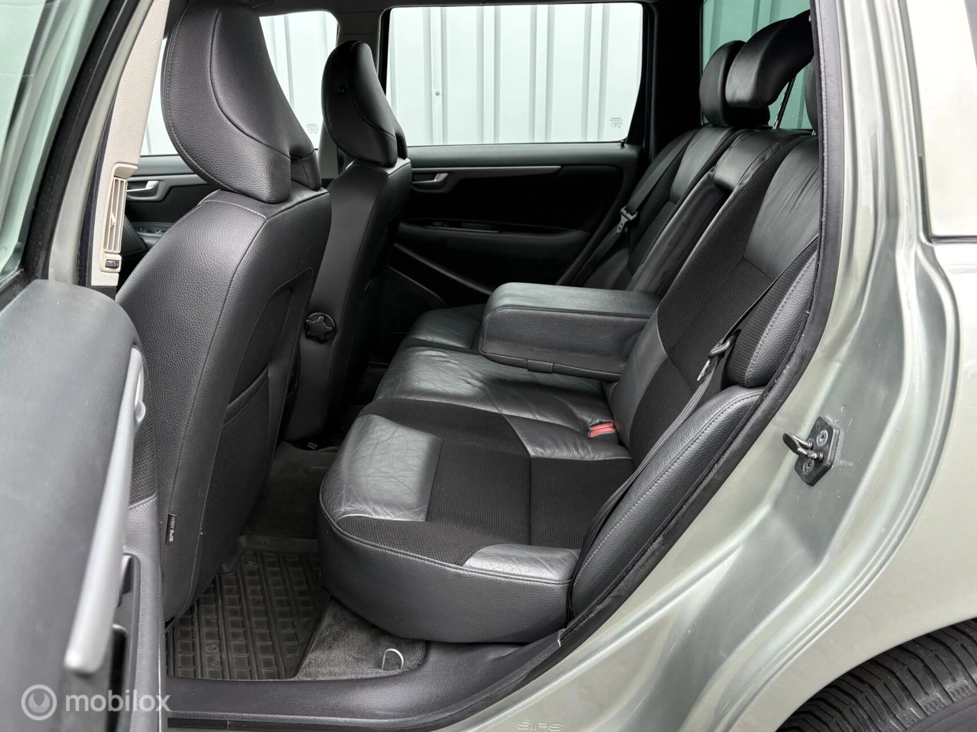 Volvo V70 2.4 Edition | 170pk | Trekhaak | Youngtimer | 08 | — photo 10