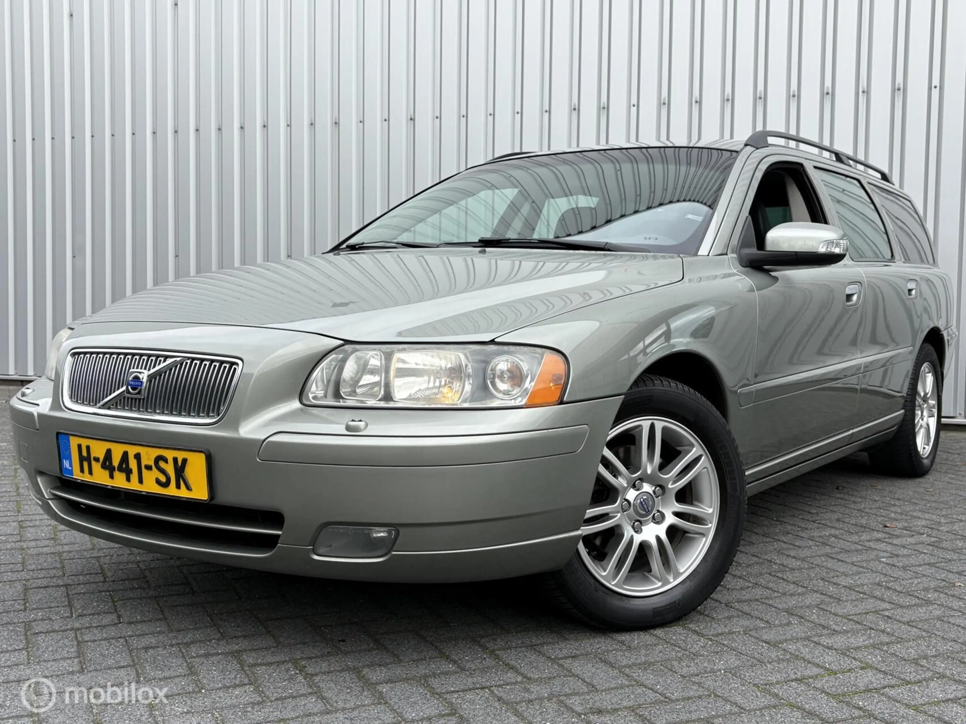 Volvo V70 2.4 Edition | 170pk | Trekhaak | Youngtimer | 08 | — photo 4