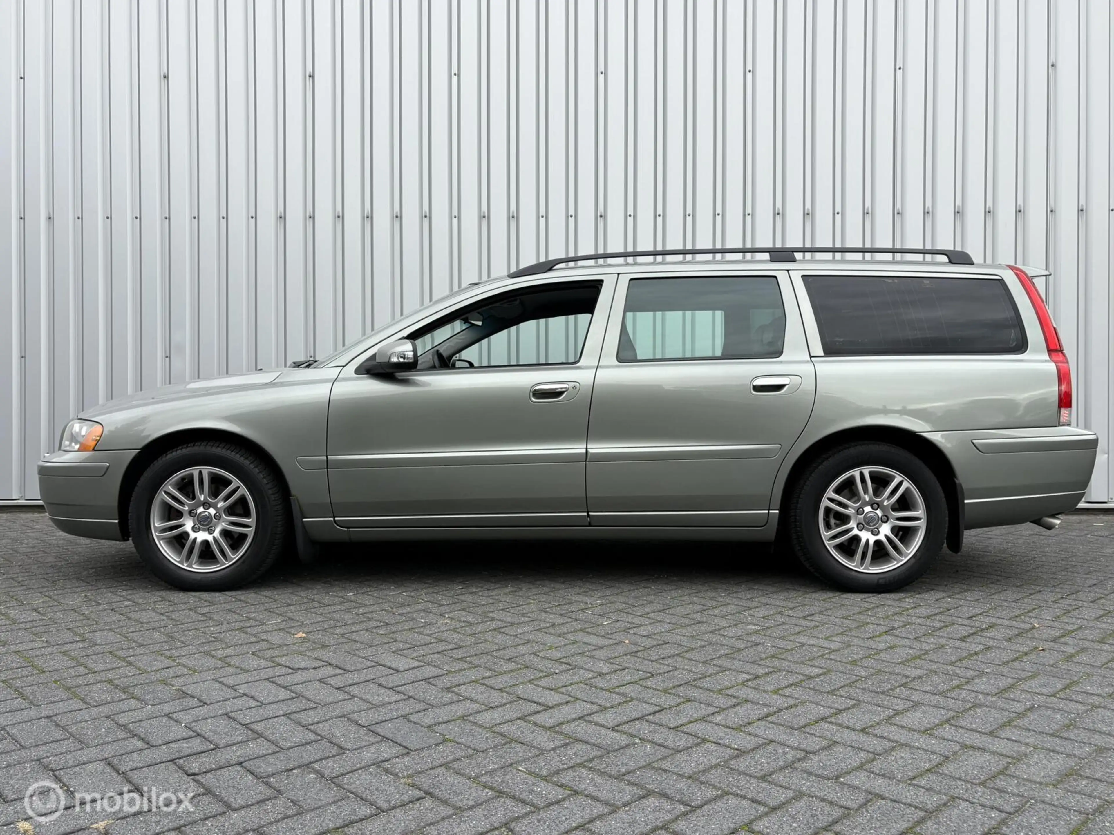 Volvo V70 2.4 Edition | 170pk | Trekhaak | Youngtimer | 08 | — photo 6