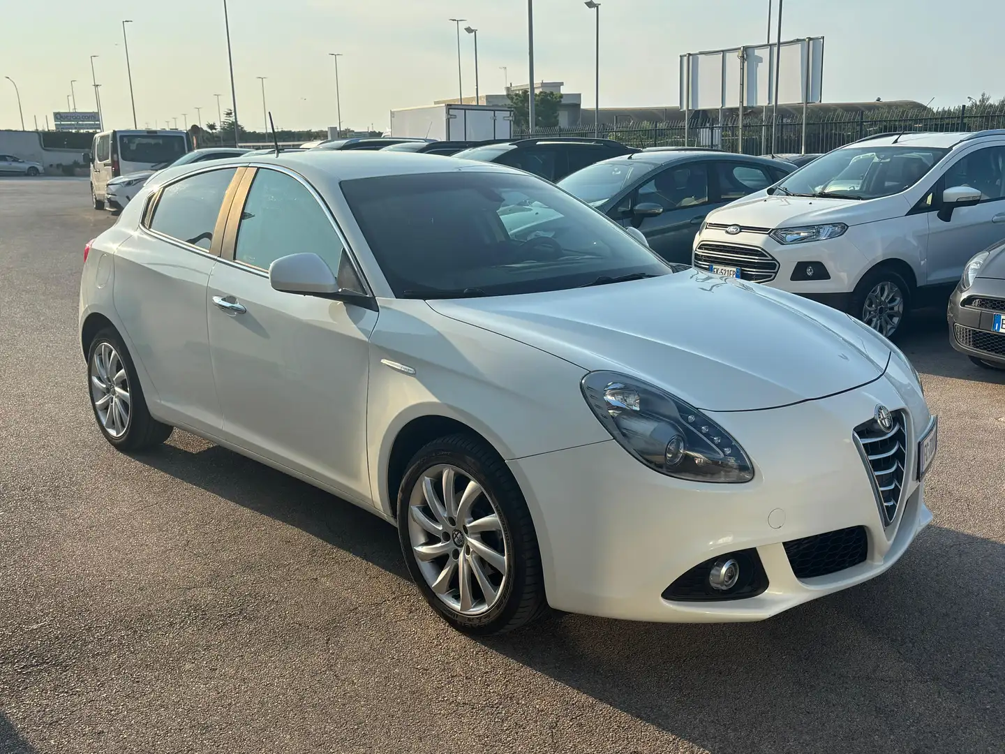 Alfa Romeo Giulietta Giulietta III 2010 1.4 t. Distinctive 120cv E6 Bianco - 2