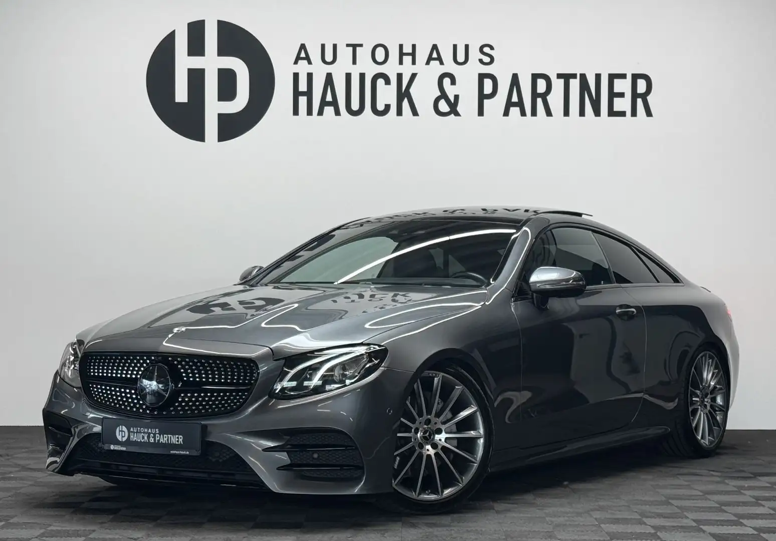 Mercedes-Benz E 300 d Coupé AMG*E53*Virtual*Pano*Burmester*H&R Grigio - 1