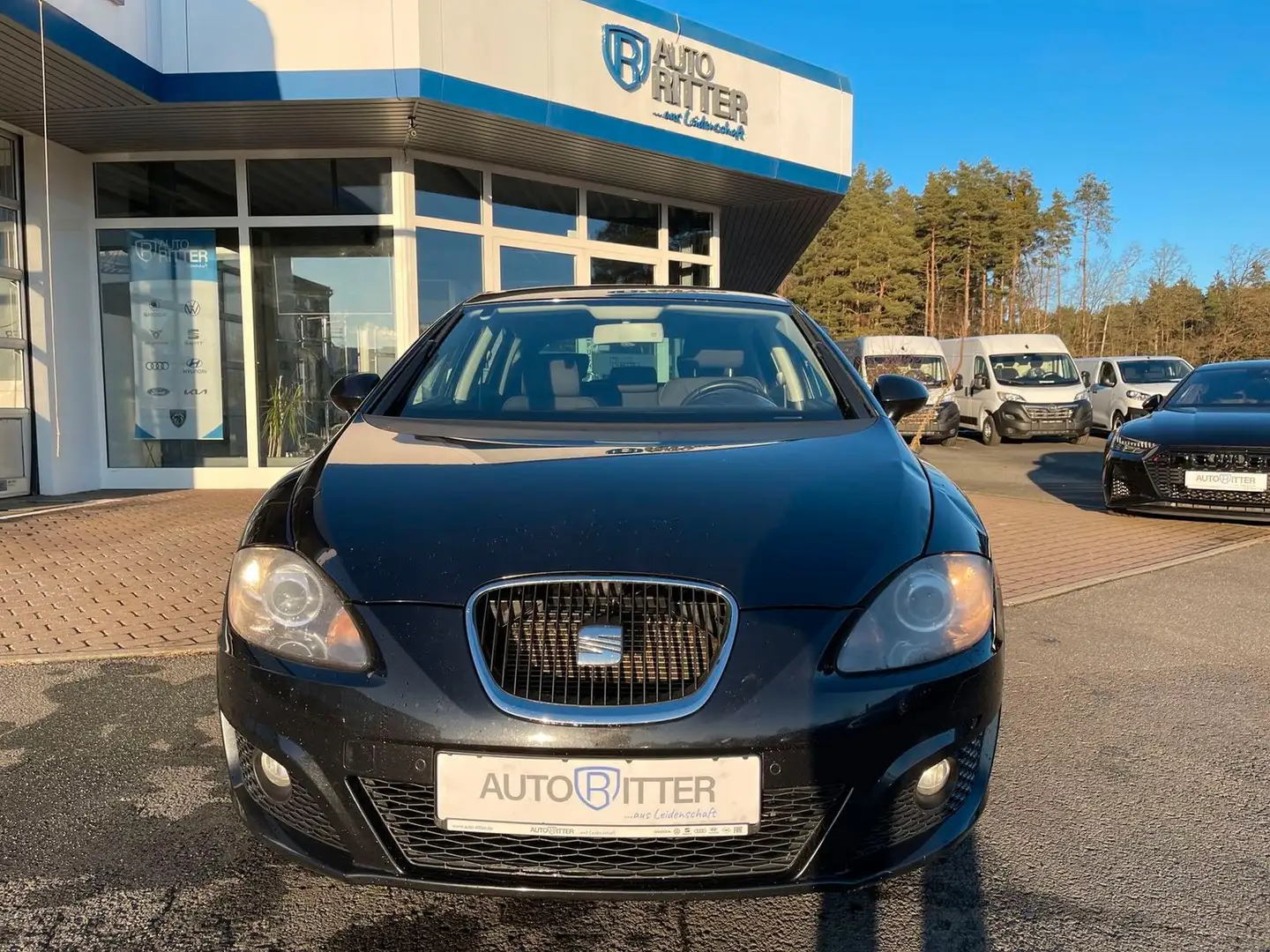 SEAT Leon 2.0 TDI Style Copa Schwarz - 2