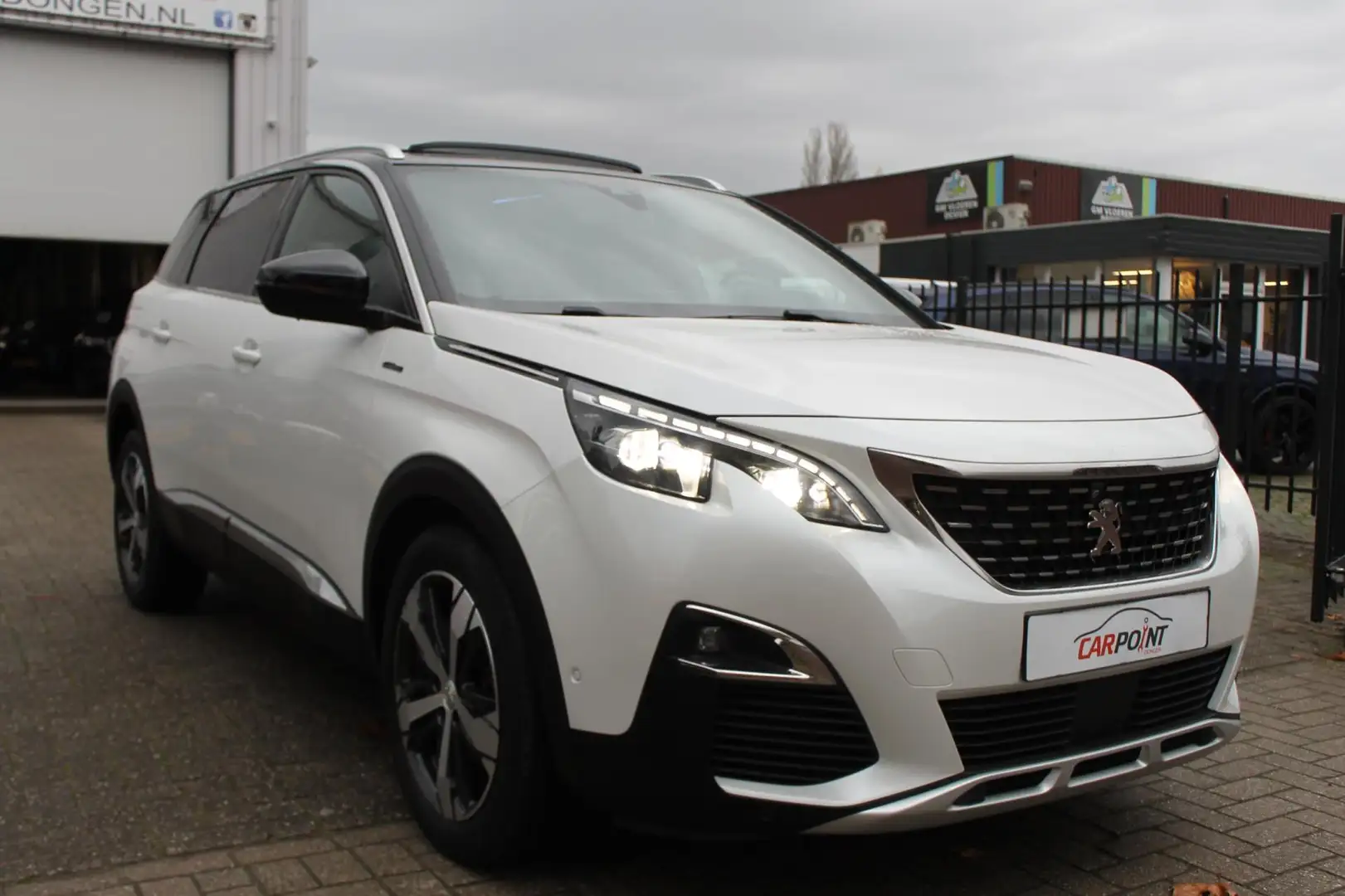 Peugeot 5008 1.6 e-THP GT-Line Pano Leer Massage LED!! Wit - 2