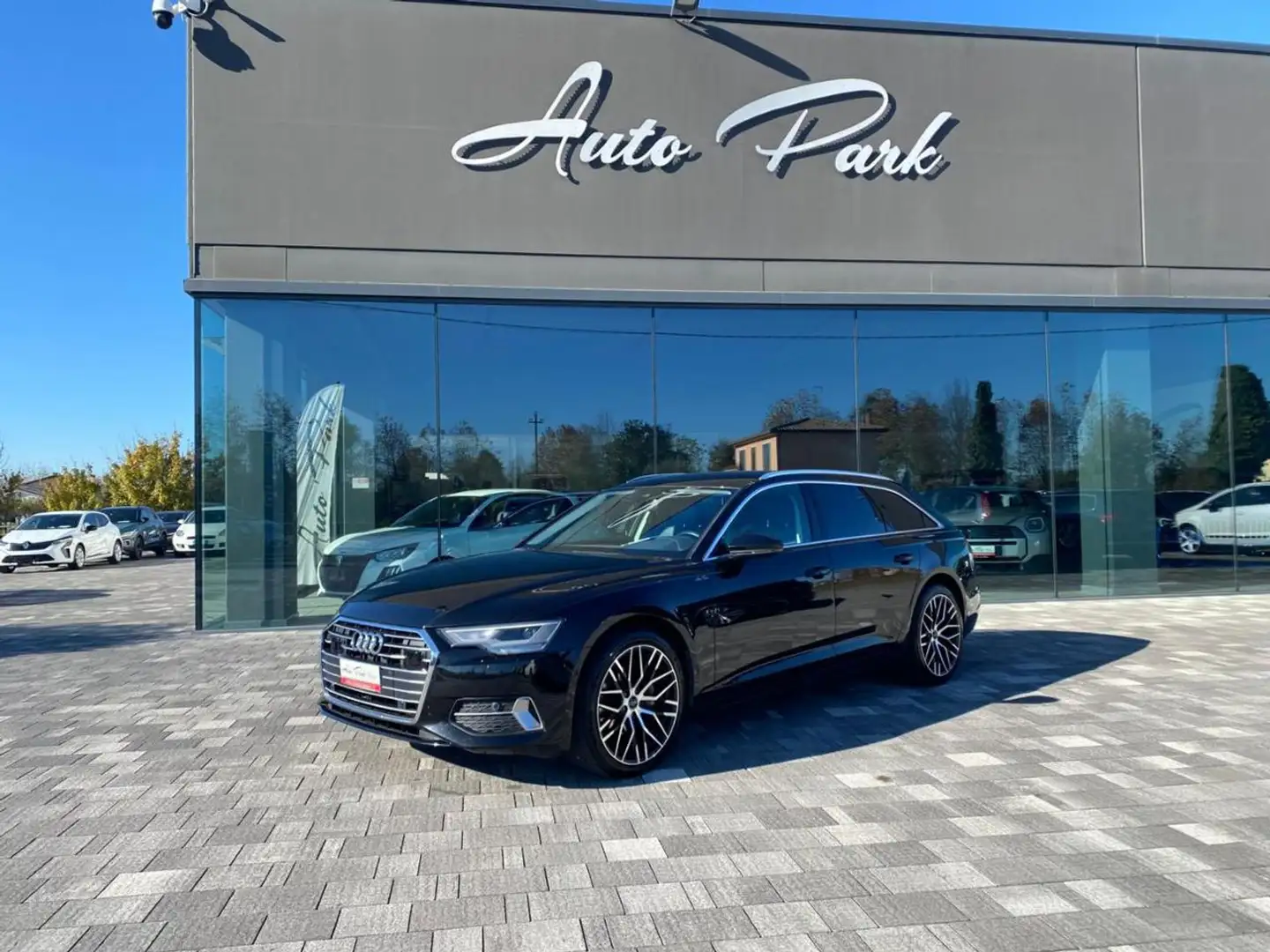 Audi A6 Avant 40 2.0 TDI S tronic Business Sport Schwarz - 1