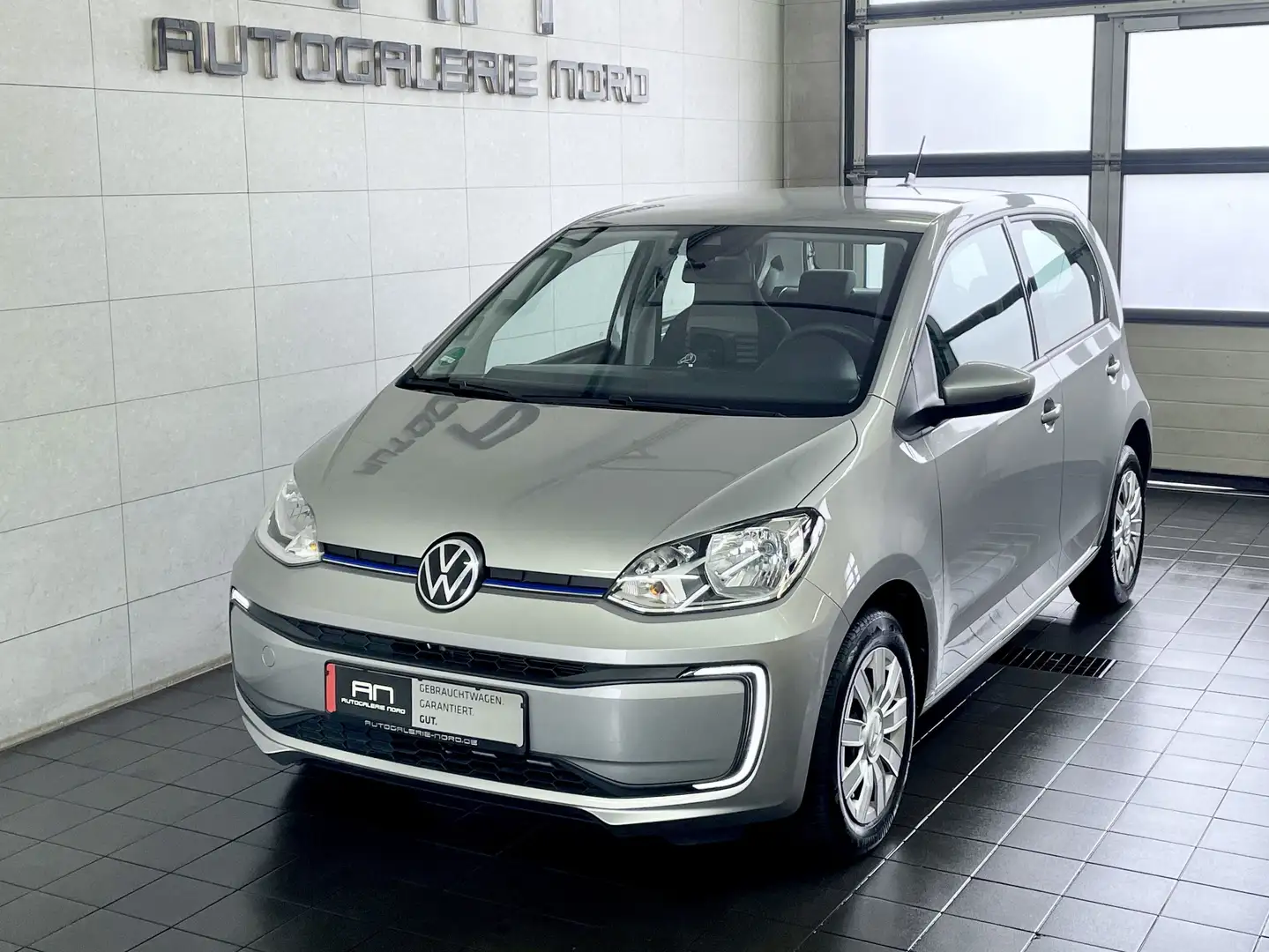 Volkswagen up! up! e-up! 1.Hand+Navi+Winterpaket Silber - 2