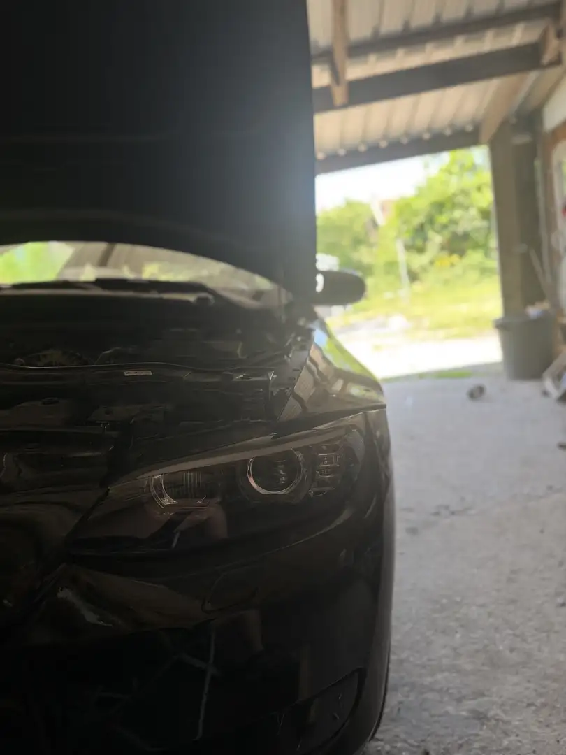 BMW 320 Toute piece - 1