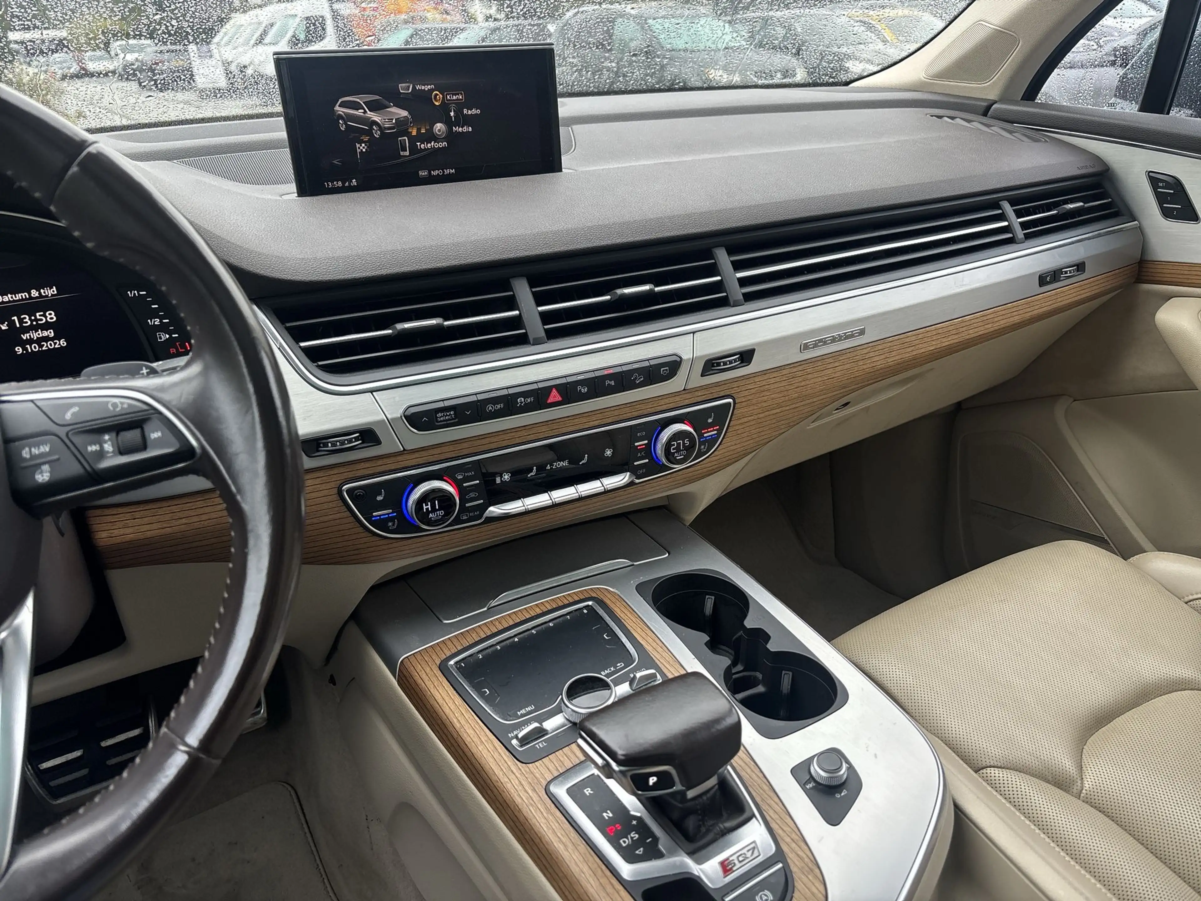 Audi Q7 4.0 TDI SQ7 quattro Pro Line + 7p — photo 20