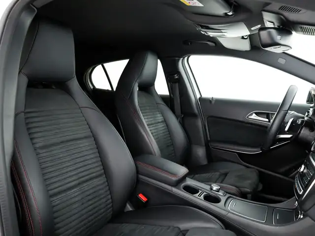 Mercedes-Benz GLA view 10