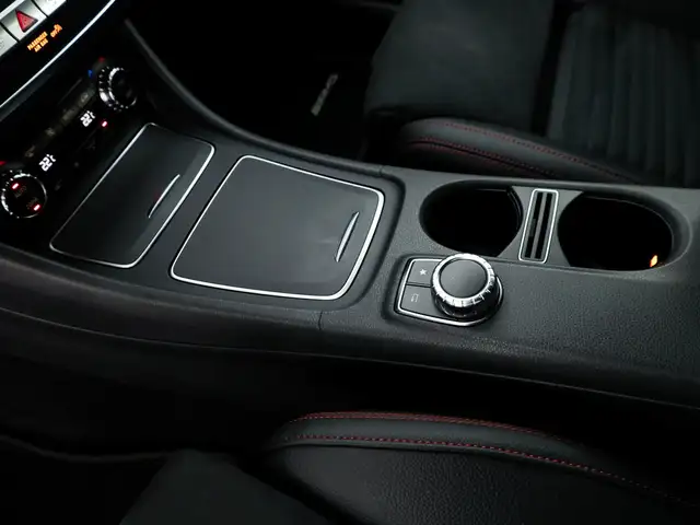 Mercedes-Benz GLA view 14